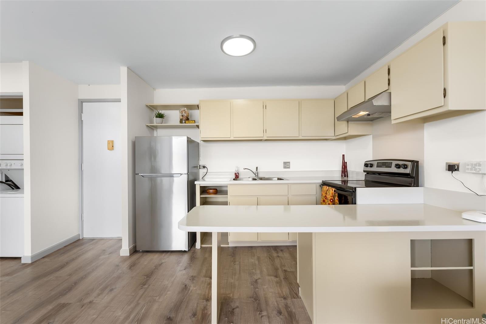 Summer Villa condo # 703, Honolulu, Hawaii - photo 7 of 19