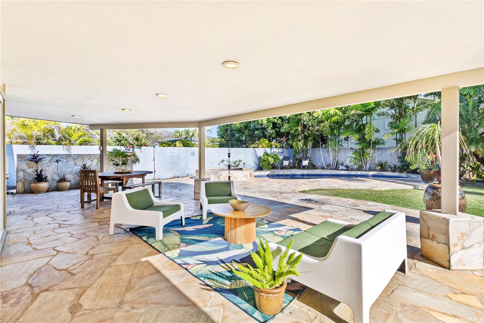 738  Kanaha Street Koolaupoko, Kailua home - photo 3 of 25