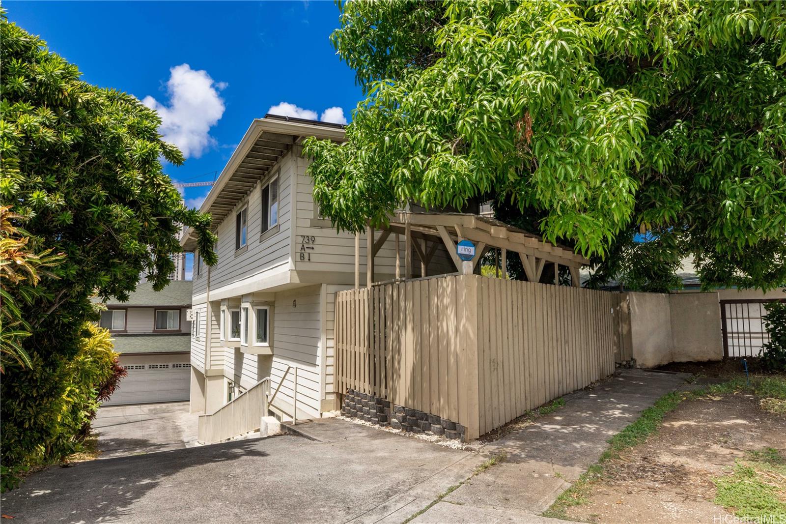 739  Kinalau Place Punchbowl-lower, Honolulu home - photo 2 of 25