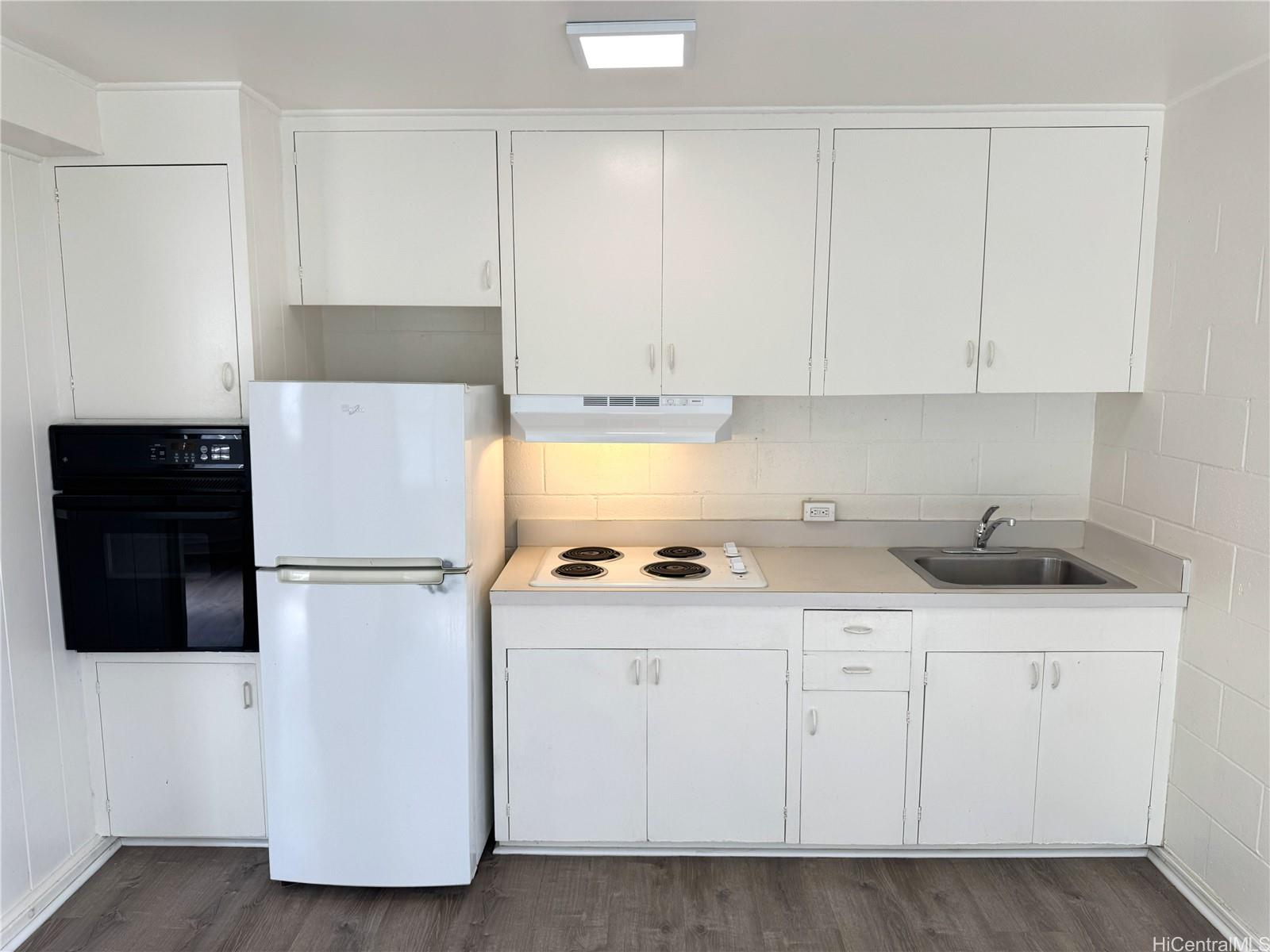 741 Hoawa St Honolulu - Rental - photo 3 of 12