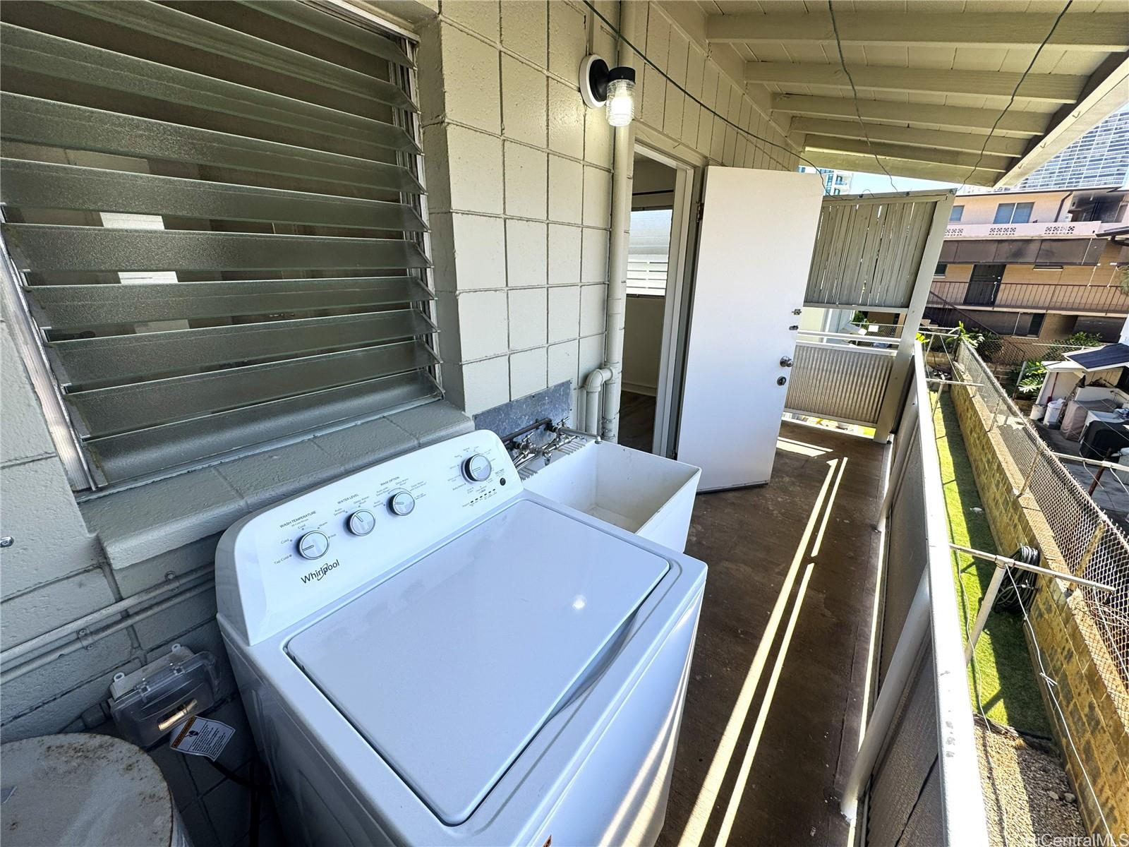 741 Hoawa St Honolulu - Rental - photo 11 of 12