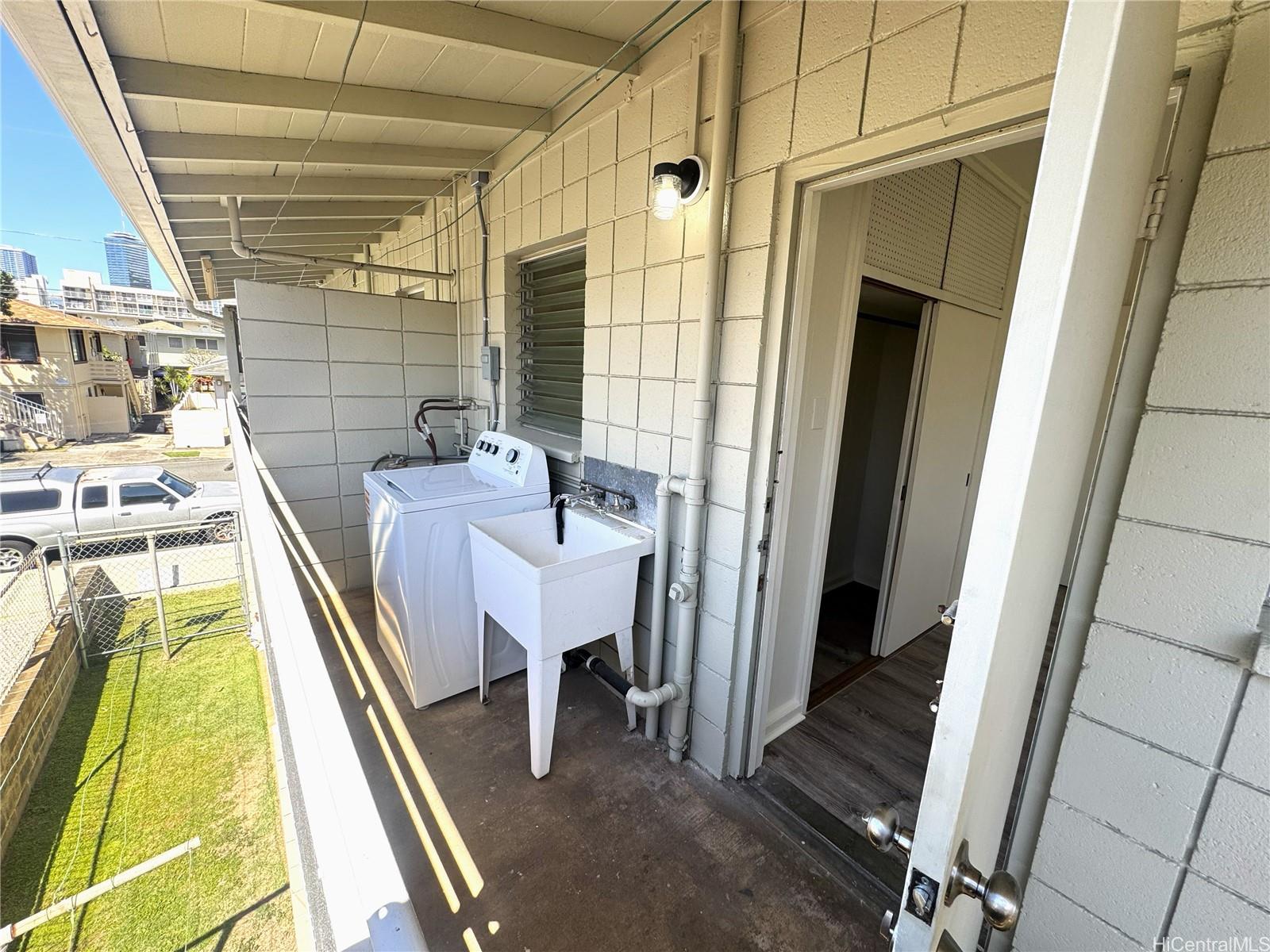 741 Hoawa St Honolulu - Rental - photo 10 of 12