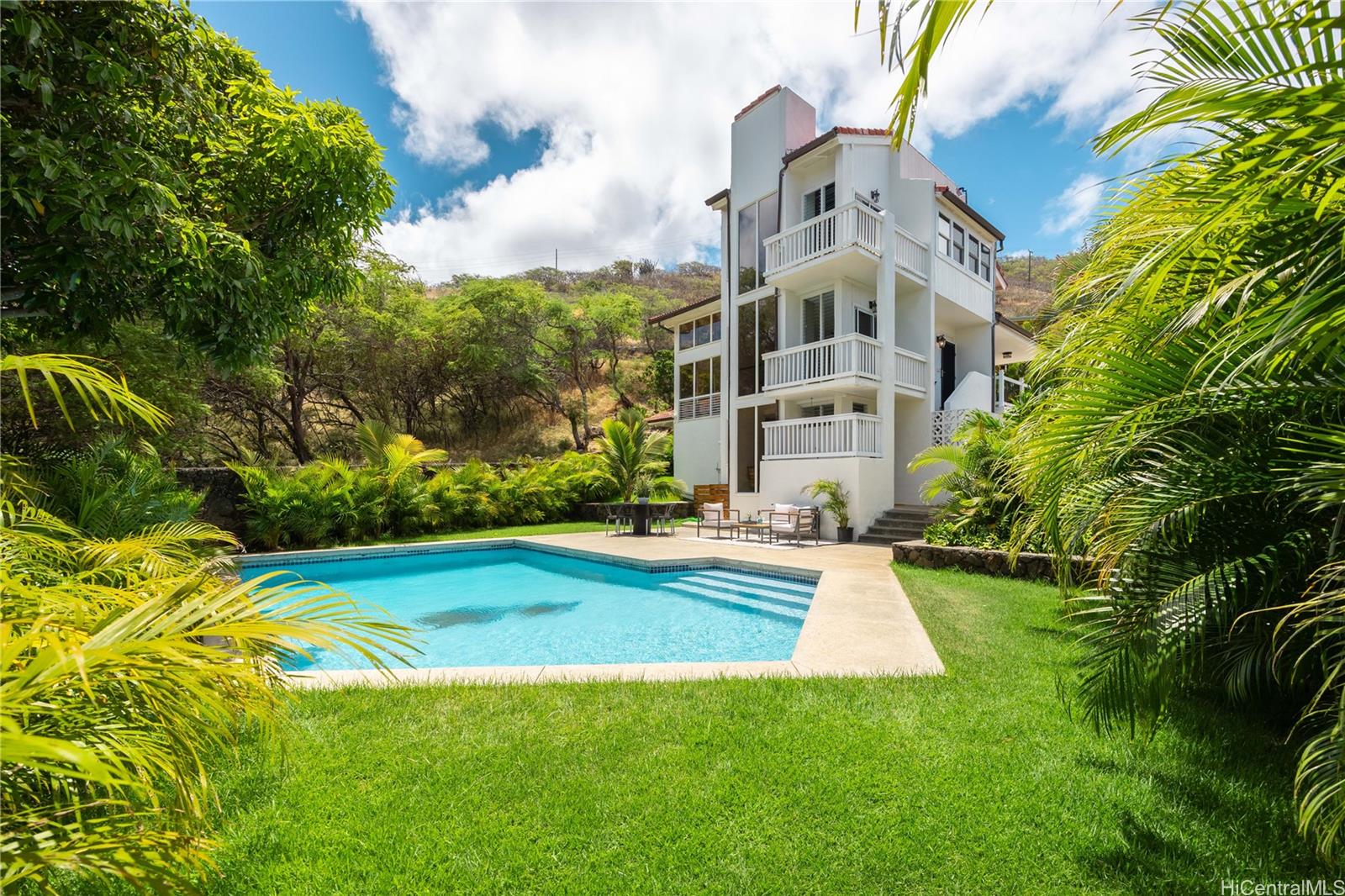 7421  Mokuhano Place Kalama Valley, Hawaii Kai home - photo 21 of 25