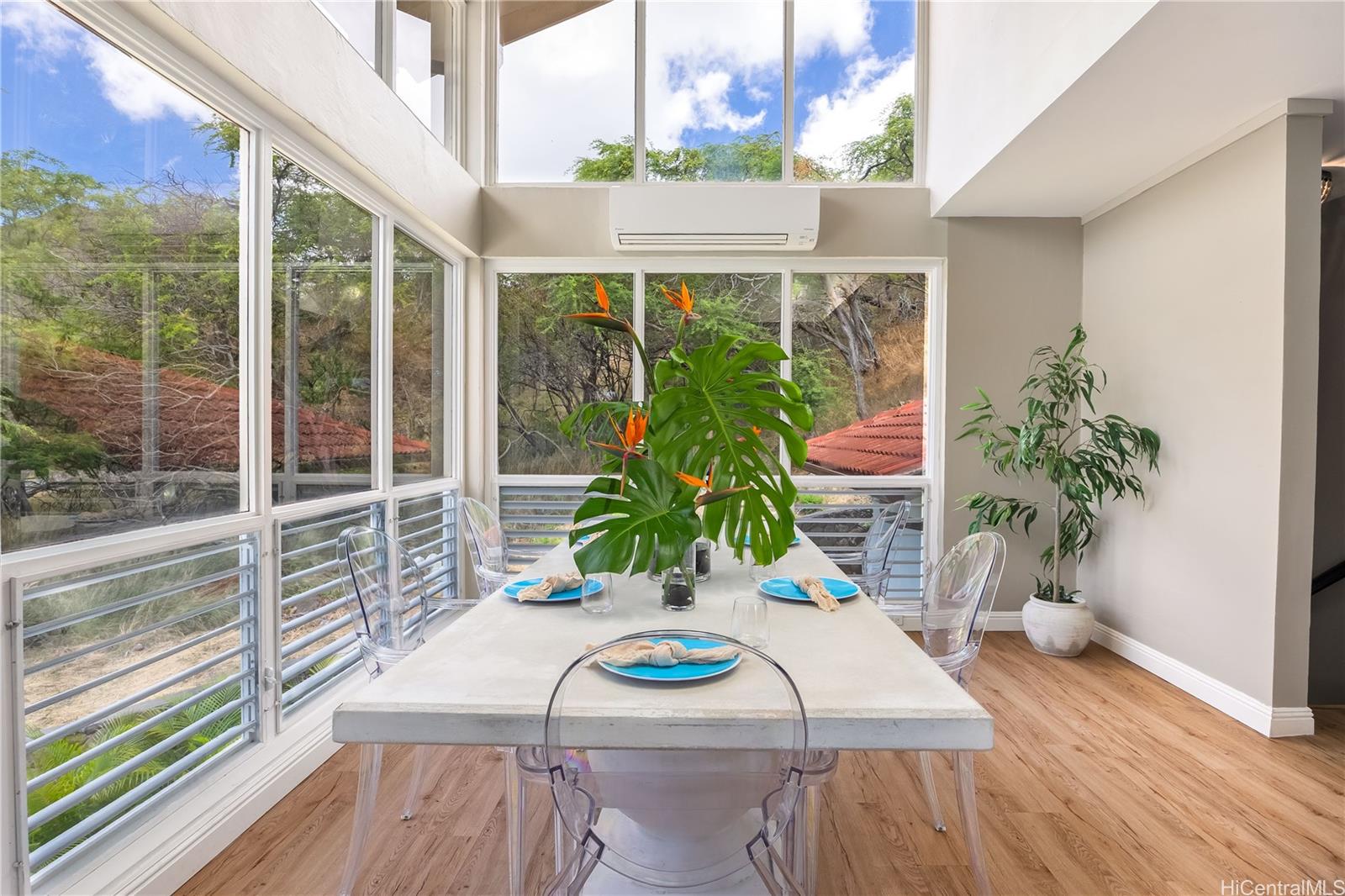 7421  Mokuhano Place Kalama Valley, Hawaii Kai home - photo 4 of 25