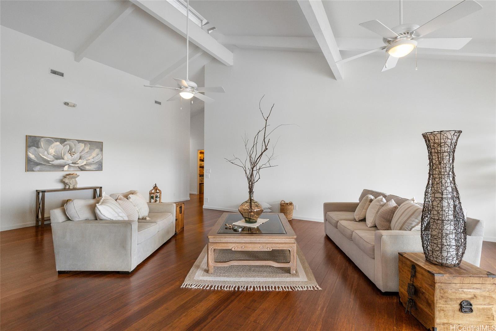 7440  Kamehame Place Kamehame Ridge, Hawaii Kai home - photo 2 of 25