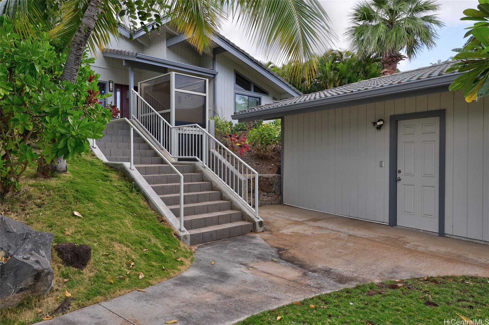 7440  Kamehame Place Kamehame Ridge, Hawaii Kai home - photo 20 of 25