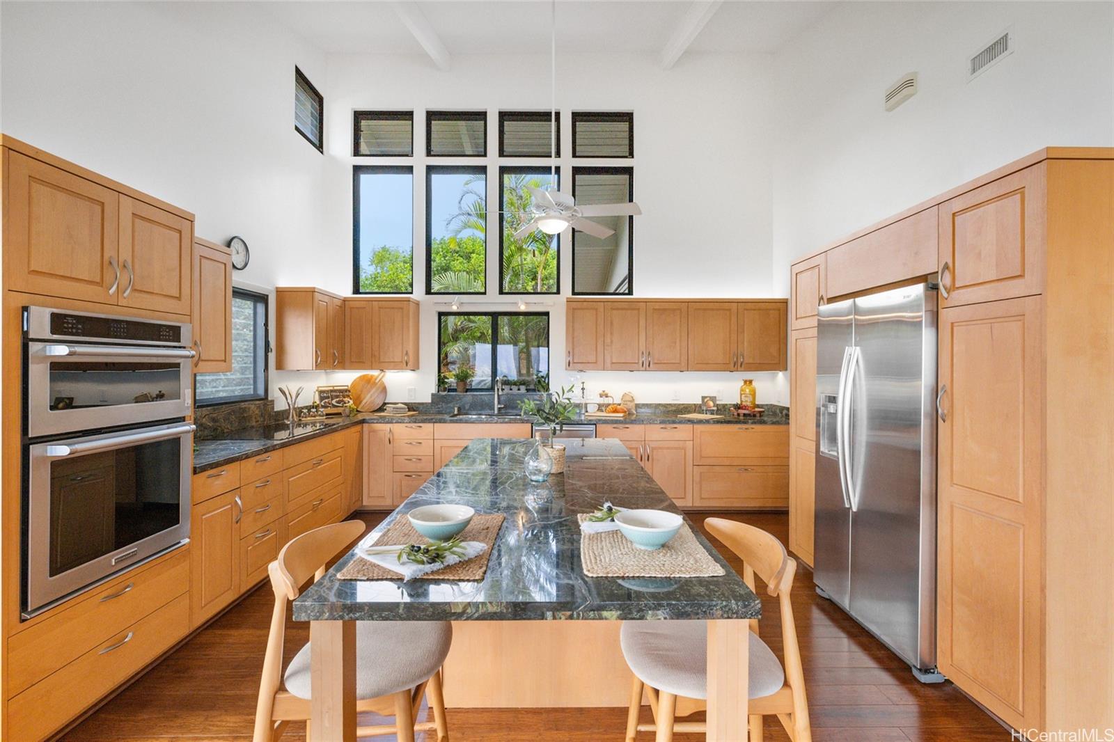 7440  Kamehame Place Kamehame Ridge, Hawaii Kai home - photo 4 of 25