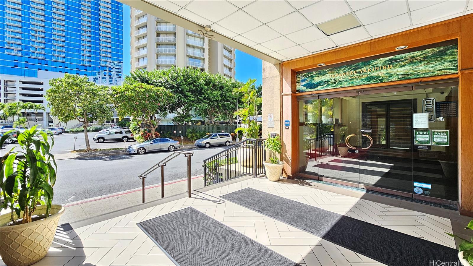 Pacific Grand condo # 1617, Honolulu, Hawaii - photo 4 of 11