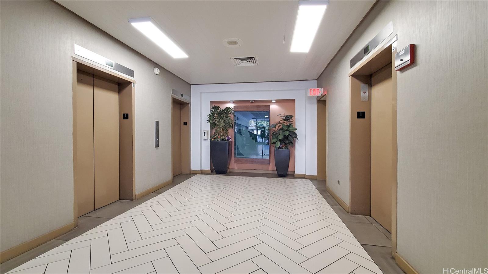 Pacific Grand condo # 1617, Honolulu, Hawaii - photo 5 of 11