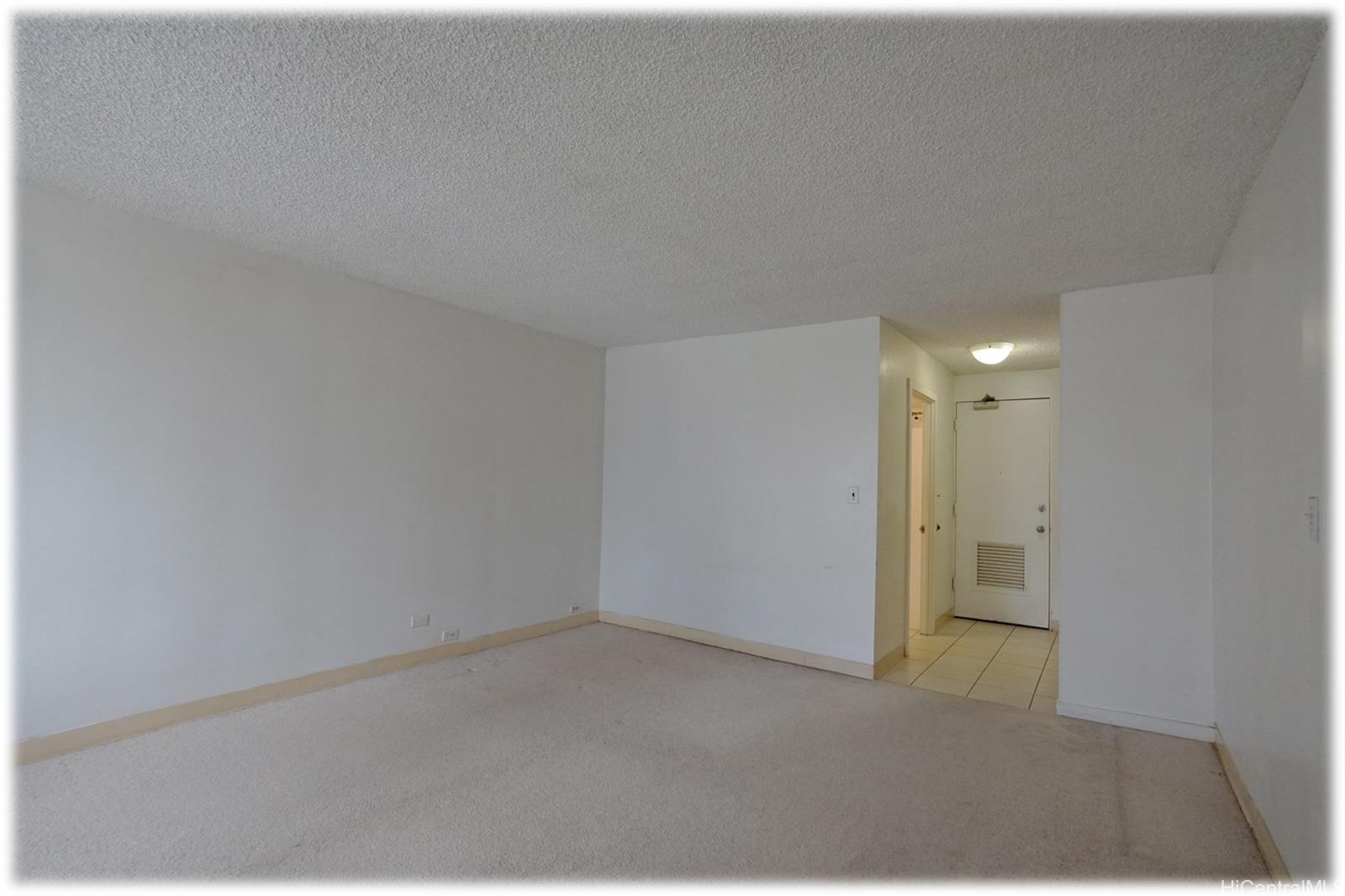 747 Amana St Honolulu - Rental - photo 3 of 9