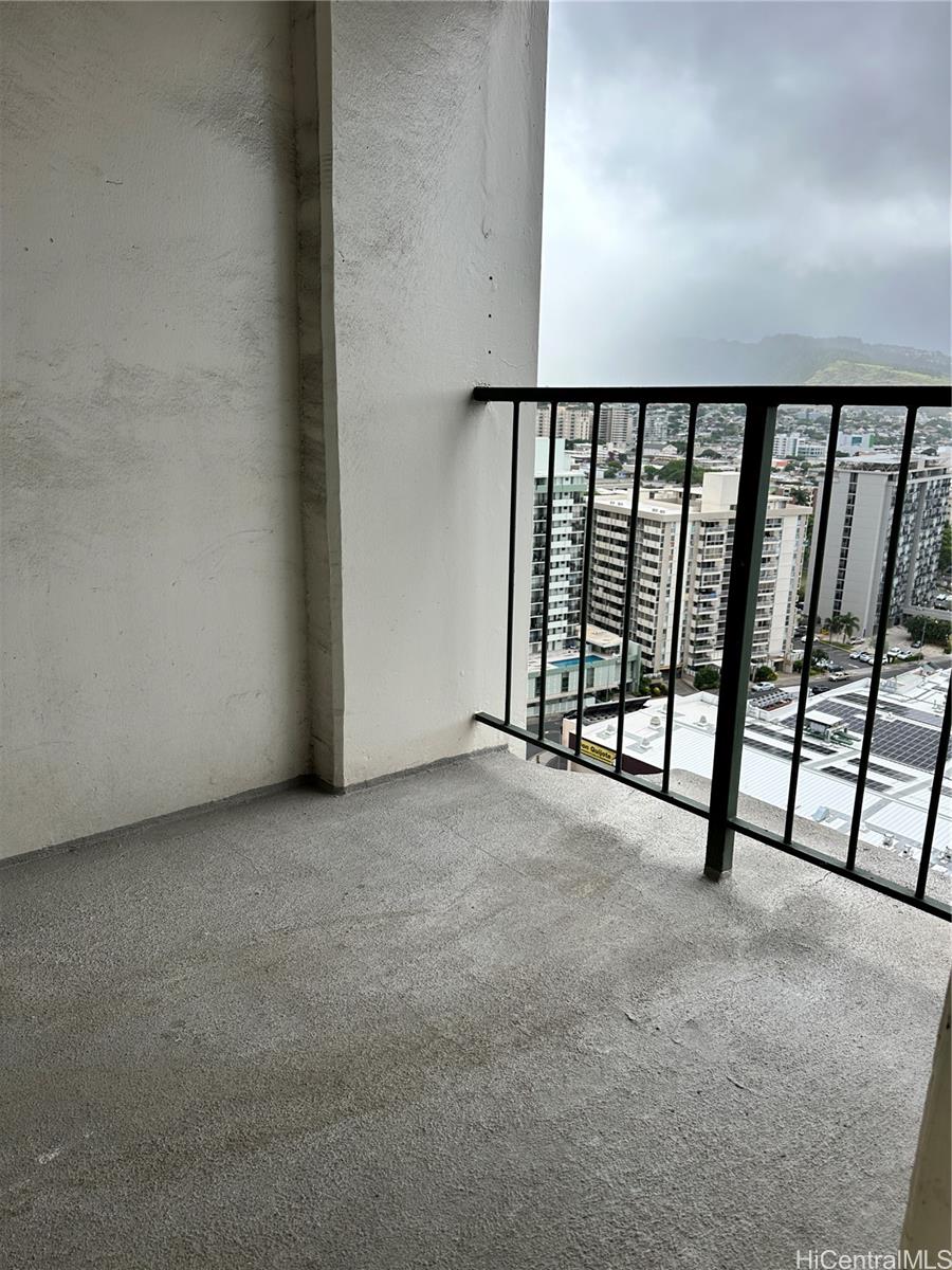 PACIFIC GRAND condo # 2109, Honolulu, Hawaii - photo 4 of 22