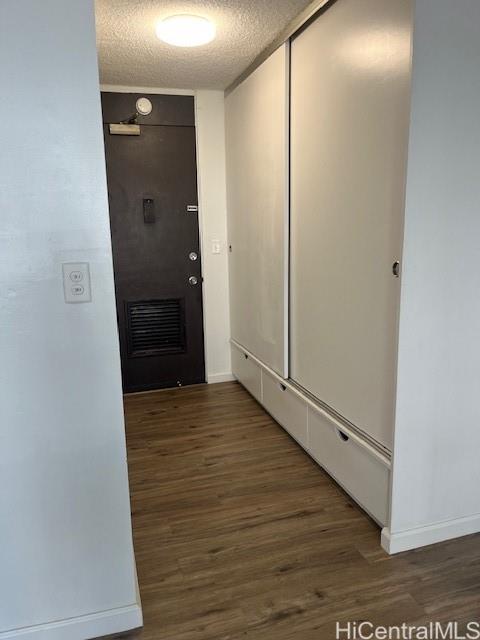 747 Amana Street Honolulu - Rental - photo 3 of 9