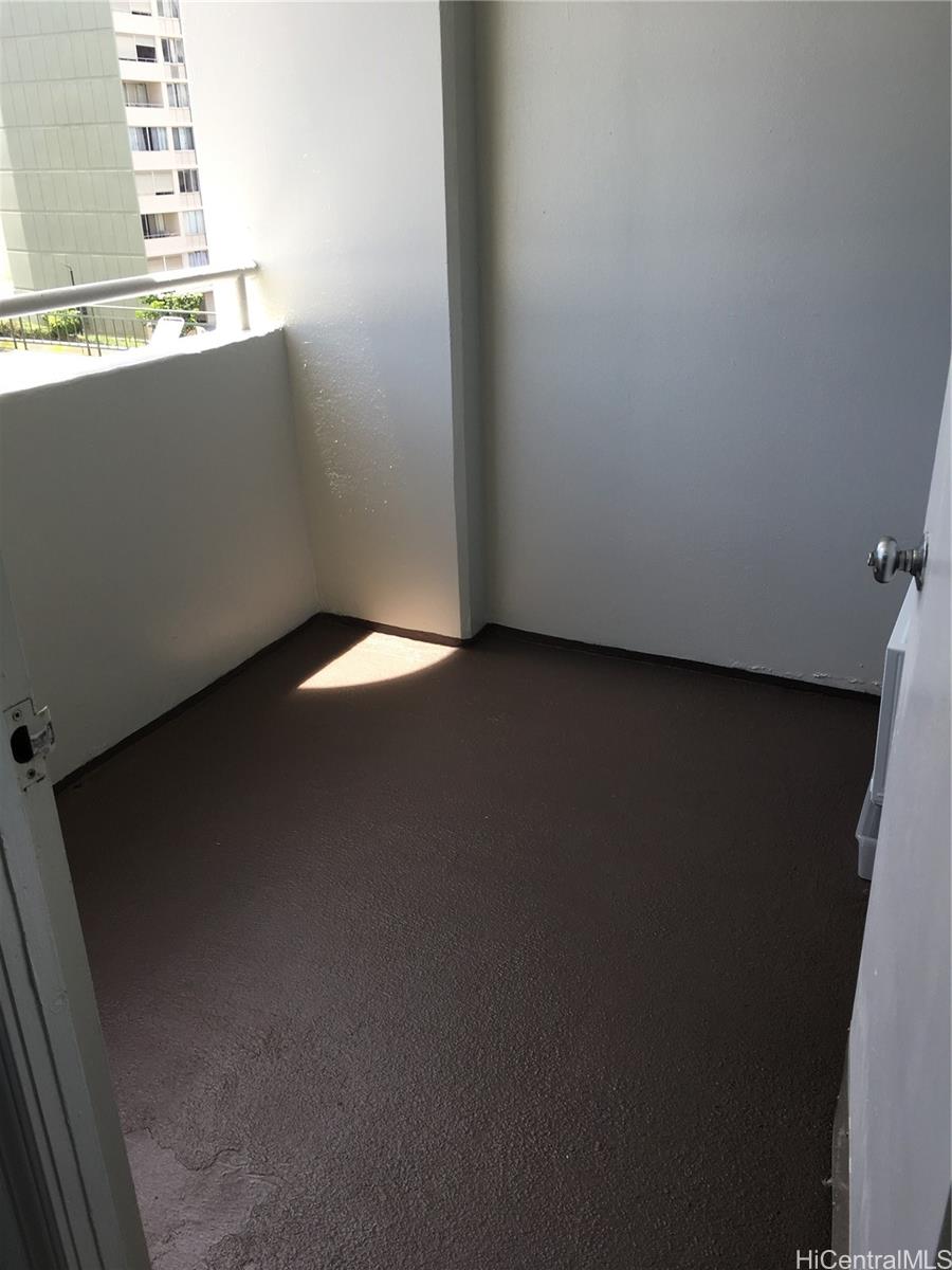 747 Amana Street Honolulu - Rental - photo 5 of 9