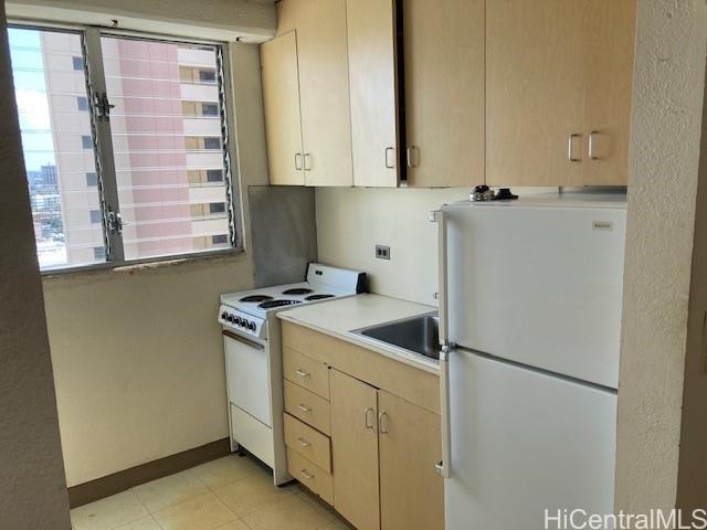 Pacific Grand condo # 905, Honolulu, Hawaii - photo 5 of 9