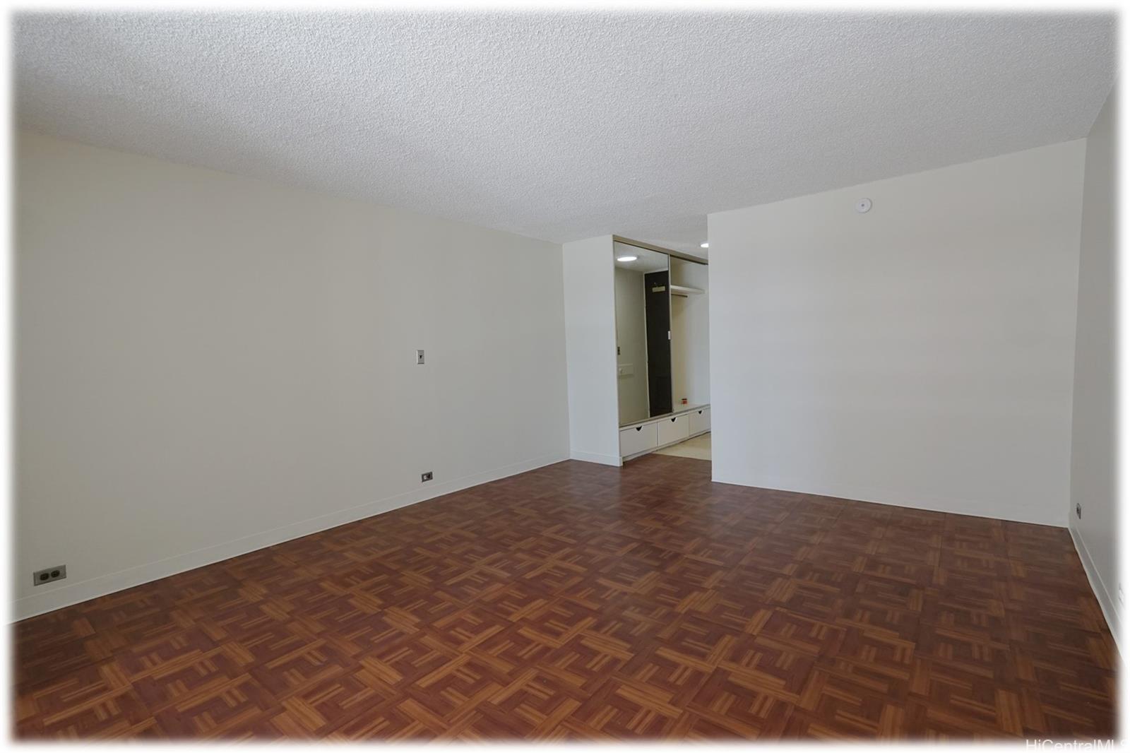 747 Amana St Honolulu - Rental - photo 4 of 11