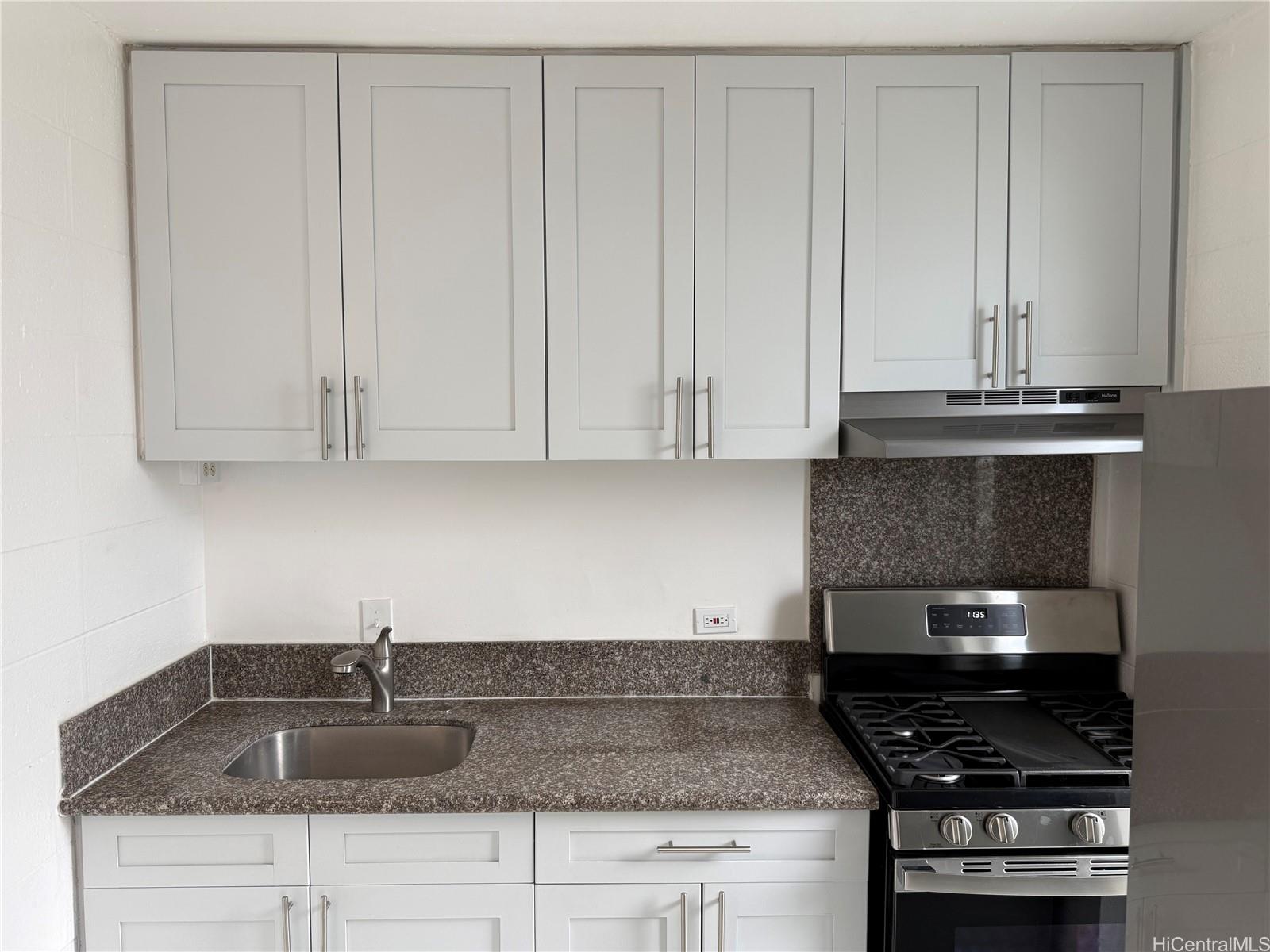 Crown Kinau condo # 14, Honolulu, Hawaii - photo 2 of 23