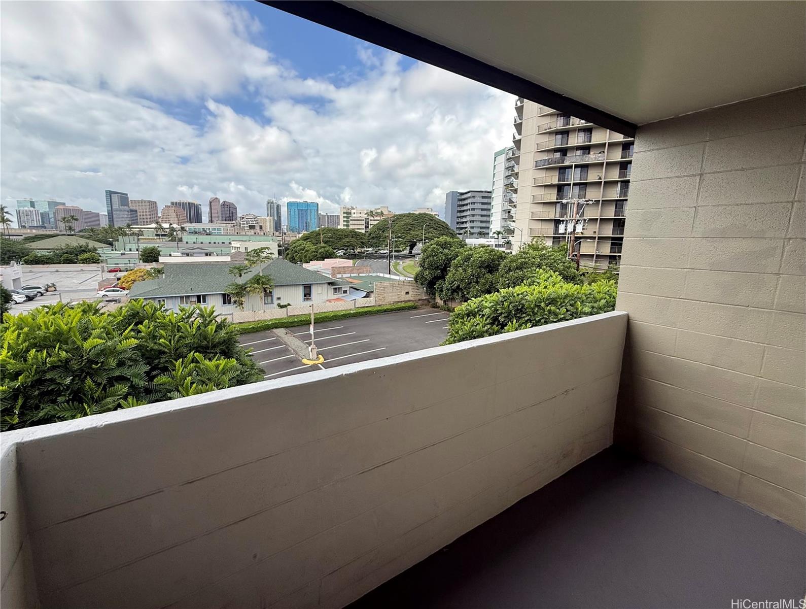 Crown Kinau condo # 14, Honolulu, Hawaii - photo 16 of 23