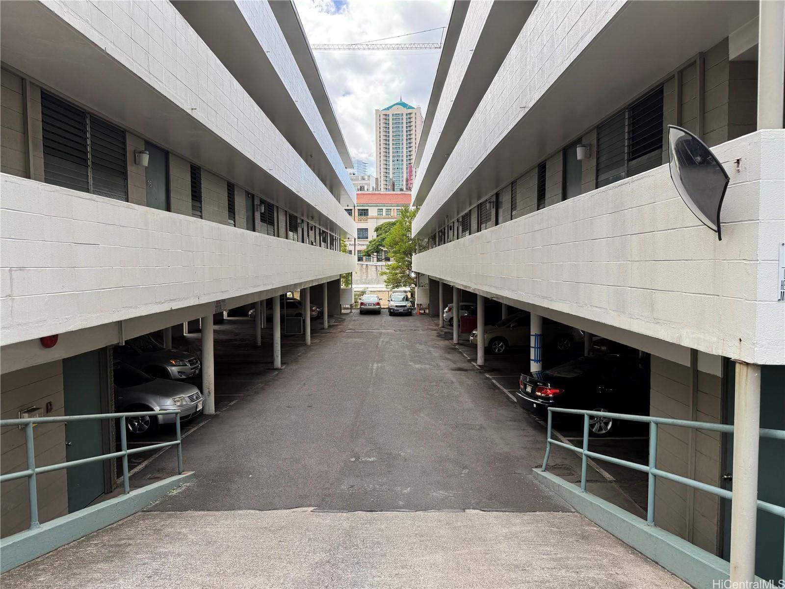 Crown Kinau condo # 14, Honolulu, Hawaii - photo 21 of 23