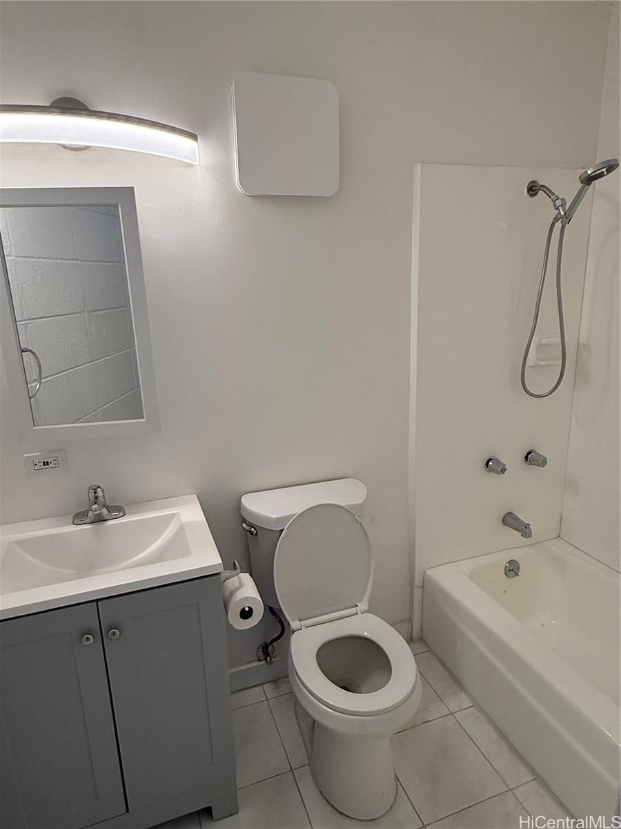 Crown Kinau condo # 14, Honolulu, Hawaii - photo 8 of 23