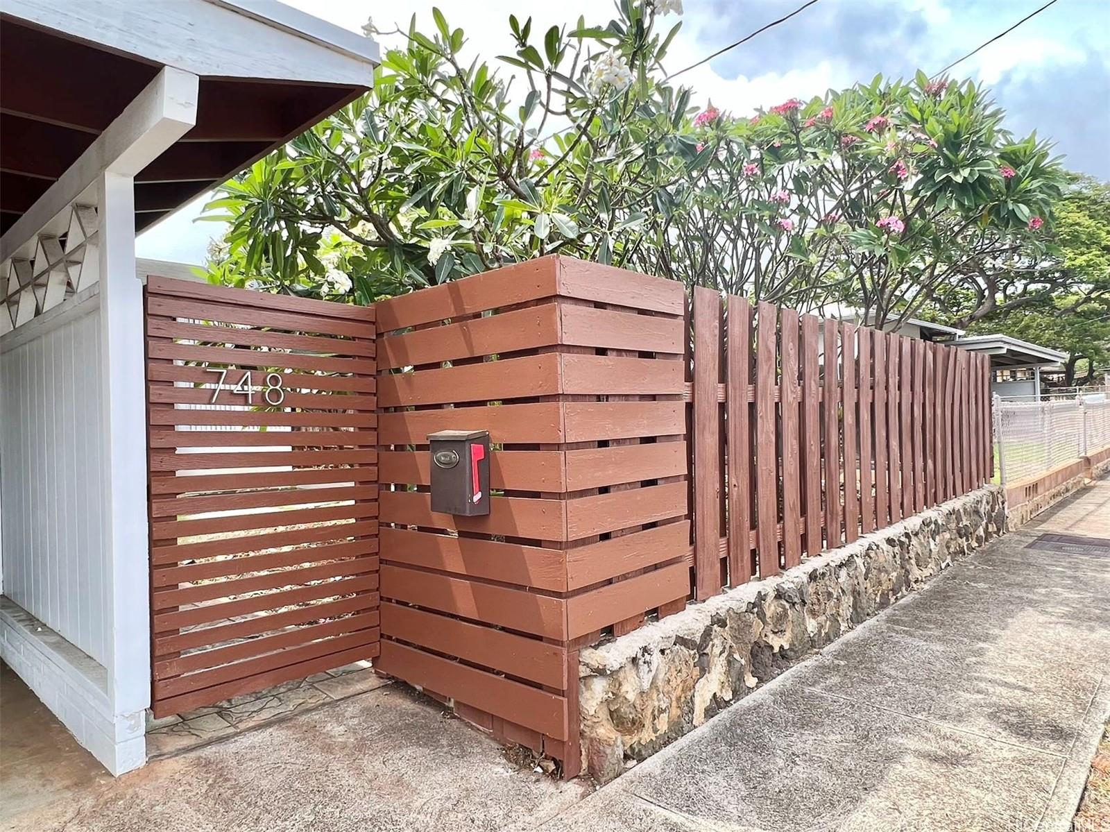 748 Luawai St Honolulu - Rental - photo 15 of 25