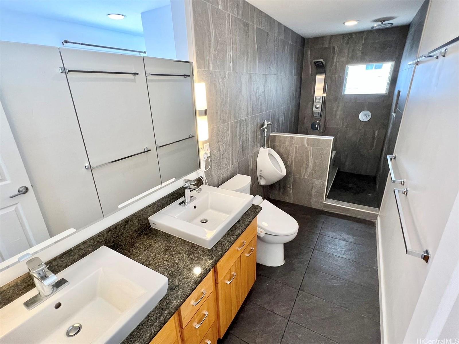 748 Luawai St Honolulu - Rental - photo 5 of 25