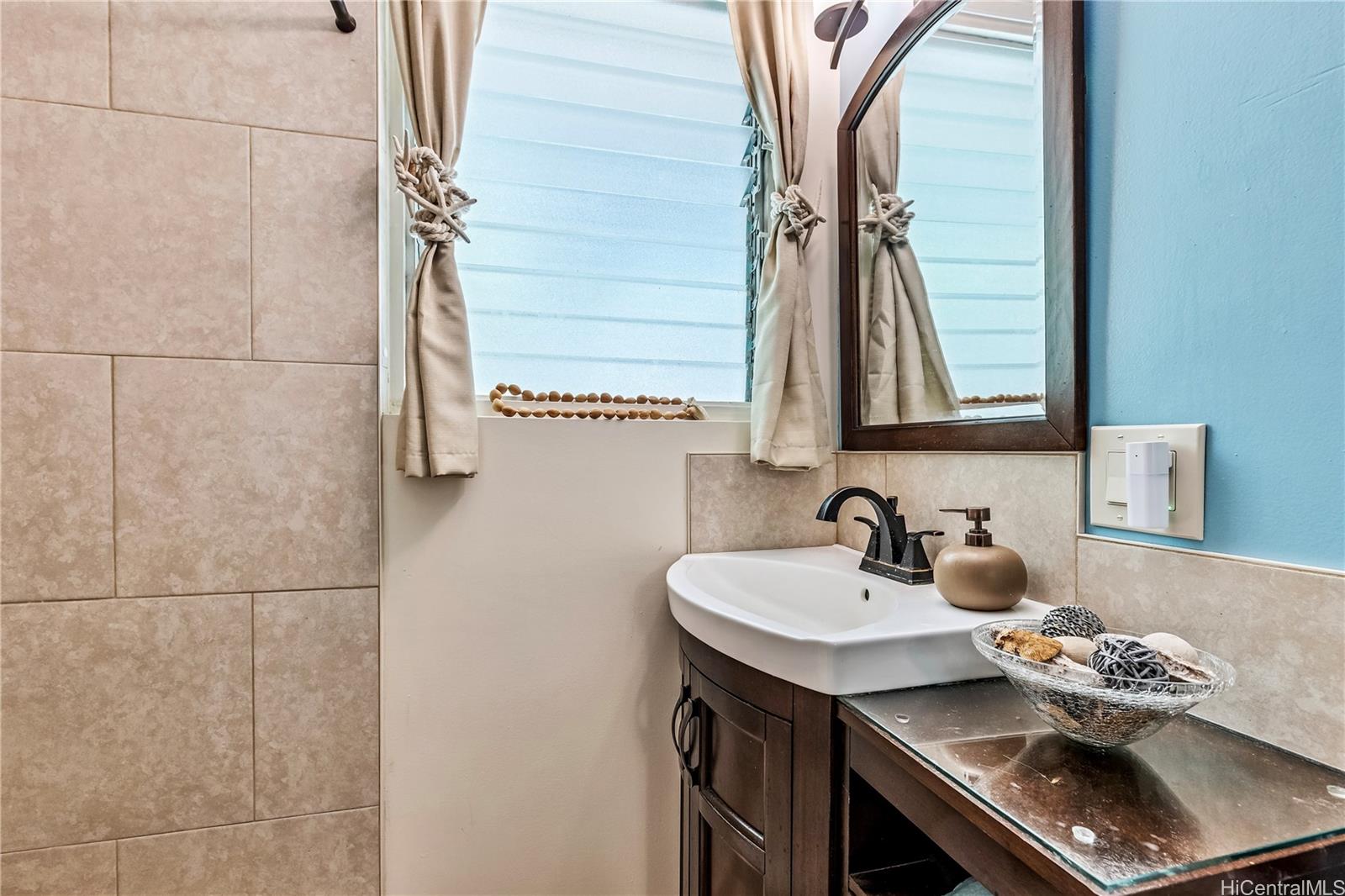 75 Kihapai condo # 3, Kailua, Hawaii - photo 15 of 22