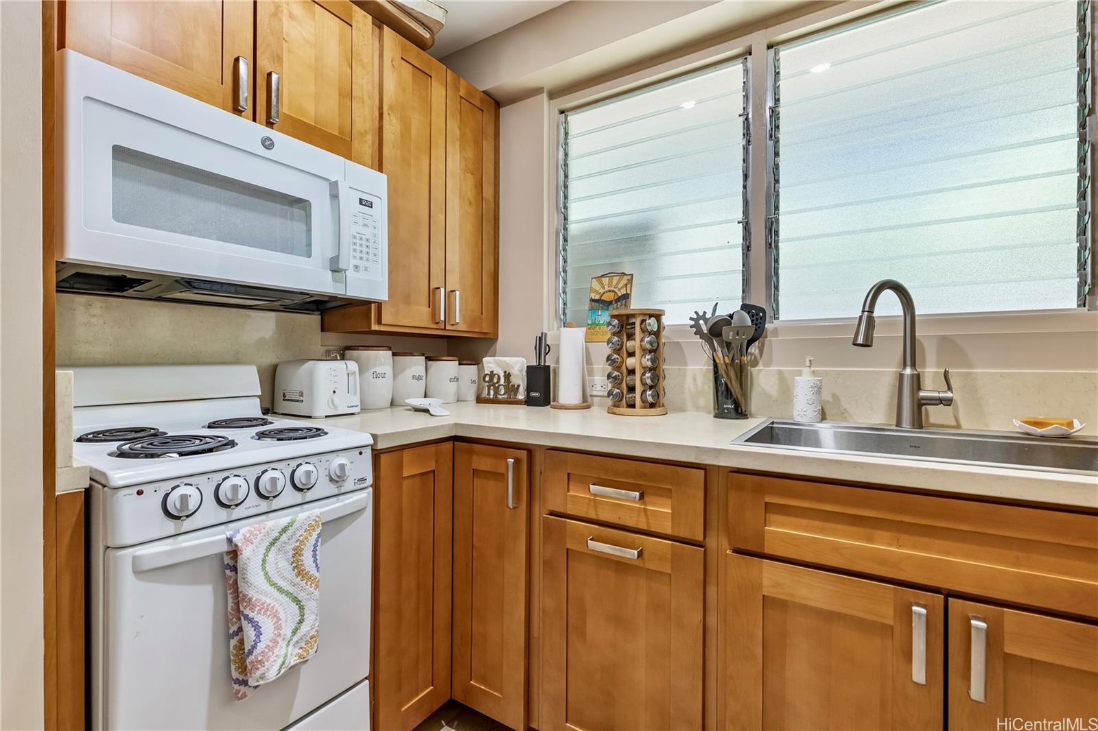 75 Kihapai condo # 3, Kailua, Hawaii - photo 8 of 22