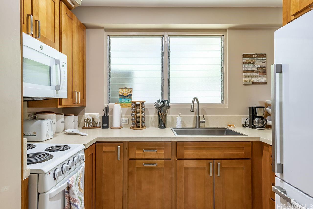 75 Kihapai condo # 3, Kailua, Hawaii - photo 9 of 22