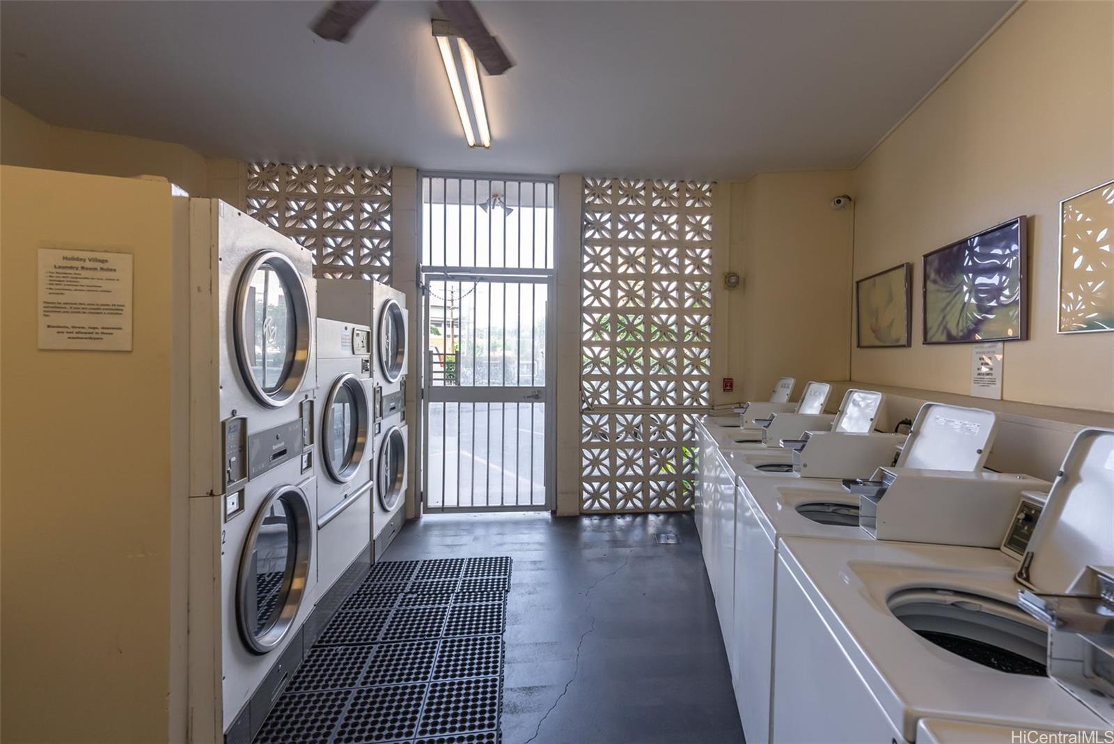 Holiday Village condo # 1207, Honolulu, Hawaii - photo 16 of 25