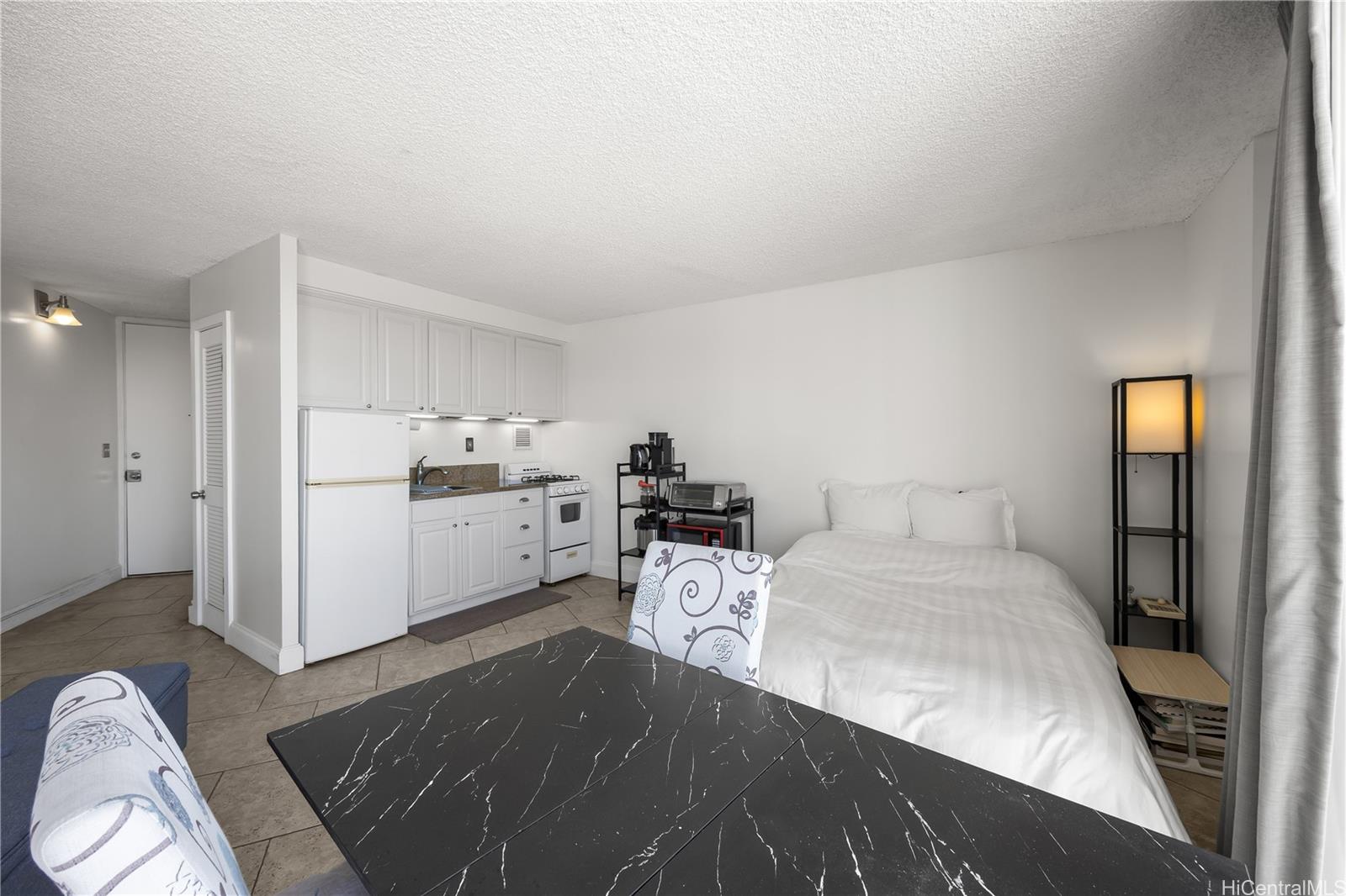 Holiday Village condo # 1702, Honolulu, Hawaii - photo 11 of 25