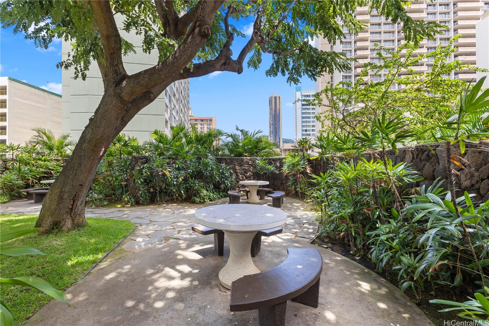 Holiday Village condo # 1702, Honolulu, Hawaii - photo 25 of 25