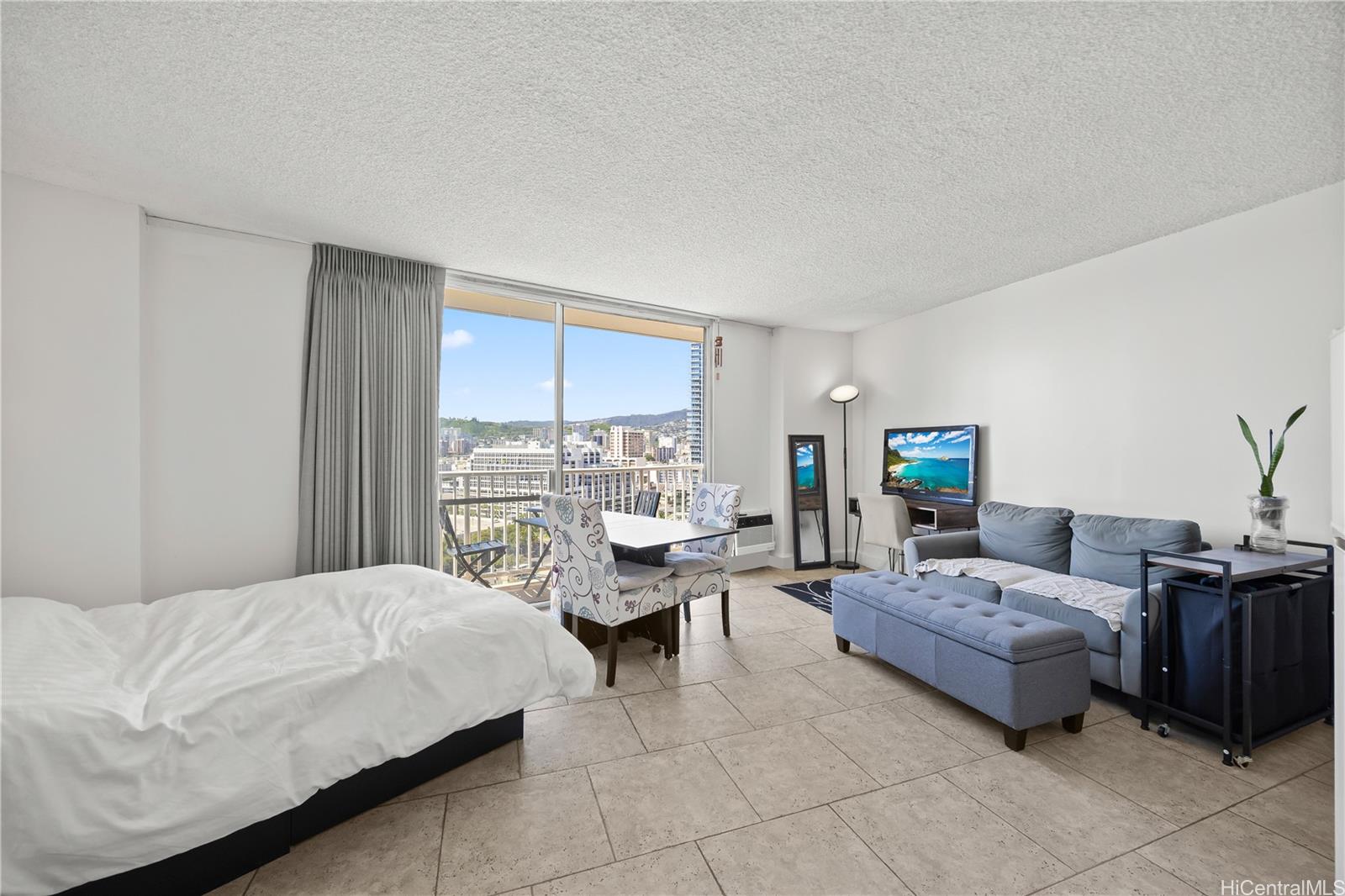 Holiday Village condo # 1702, Honolulu, Hawaii - photo 6 of 25