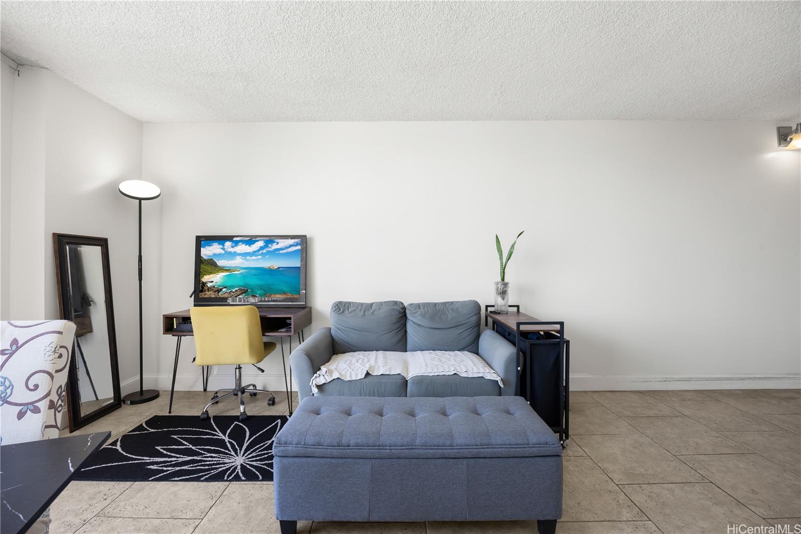 Holiday Village condo # 1702, Honolulu, Hawaii - photo 9 of 25