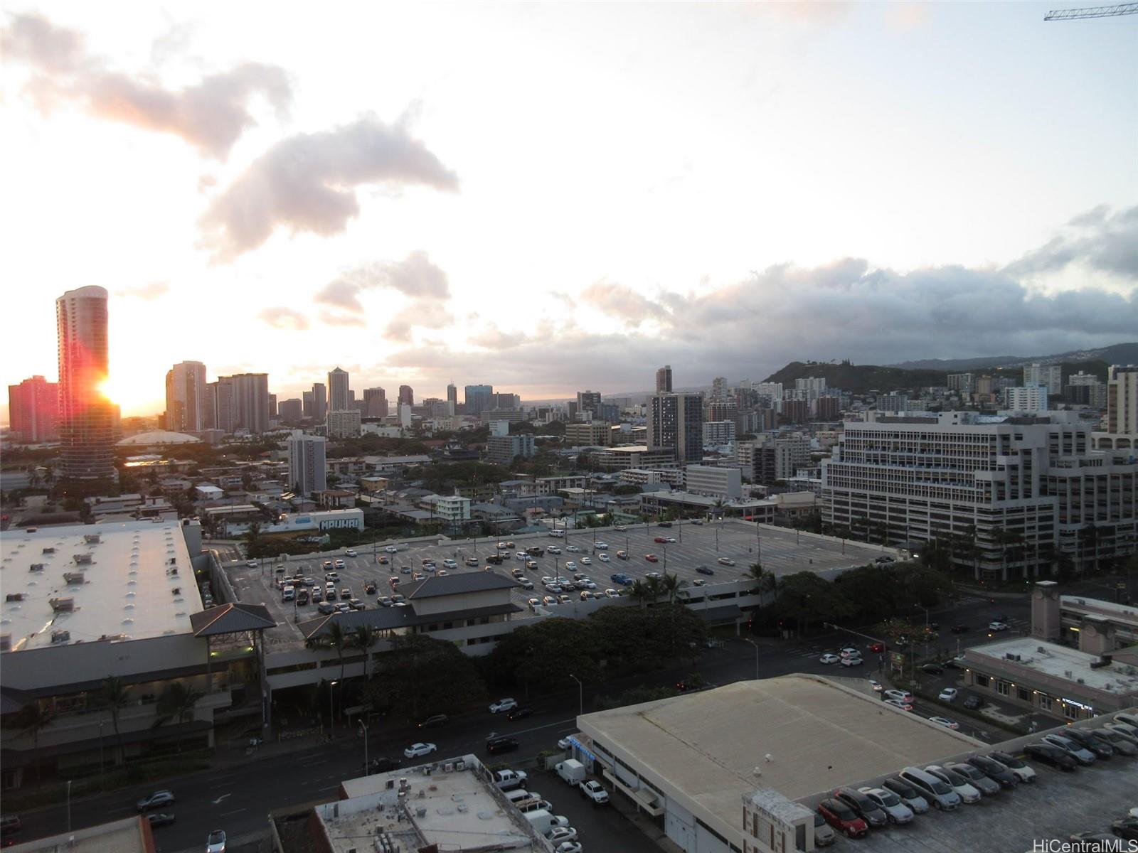 Holiday Village condo # 1902, Honolulu, Hawaii - photo 7 of 21