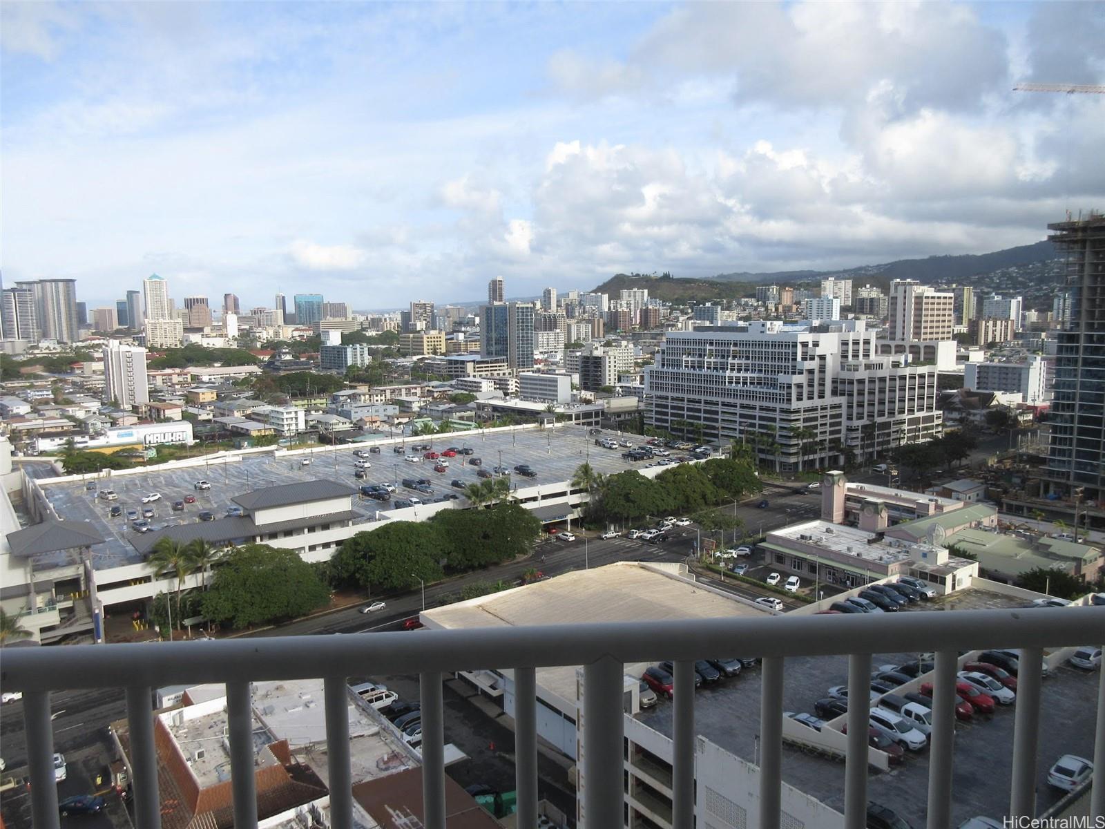 Holiday Village condo # 1902, Honolulu, Hawaii - photo 8 of 21