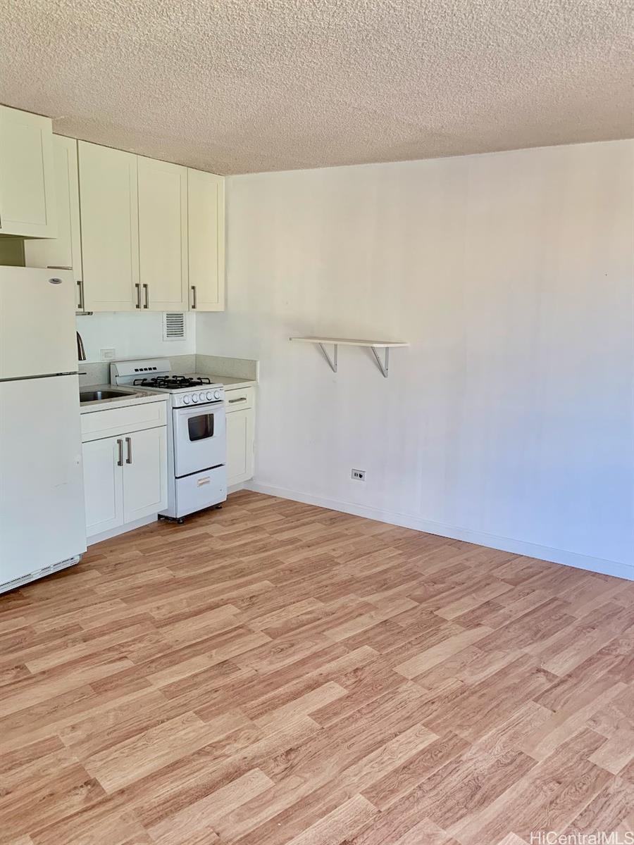 Holiday Village condo # 1904, Honolulu, Hawaii - photo 5 of 11