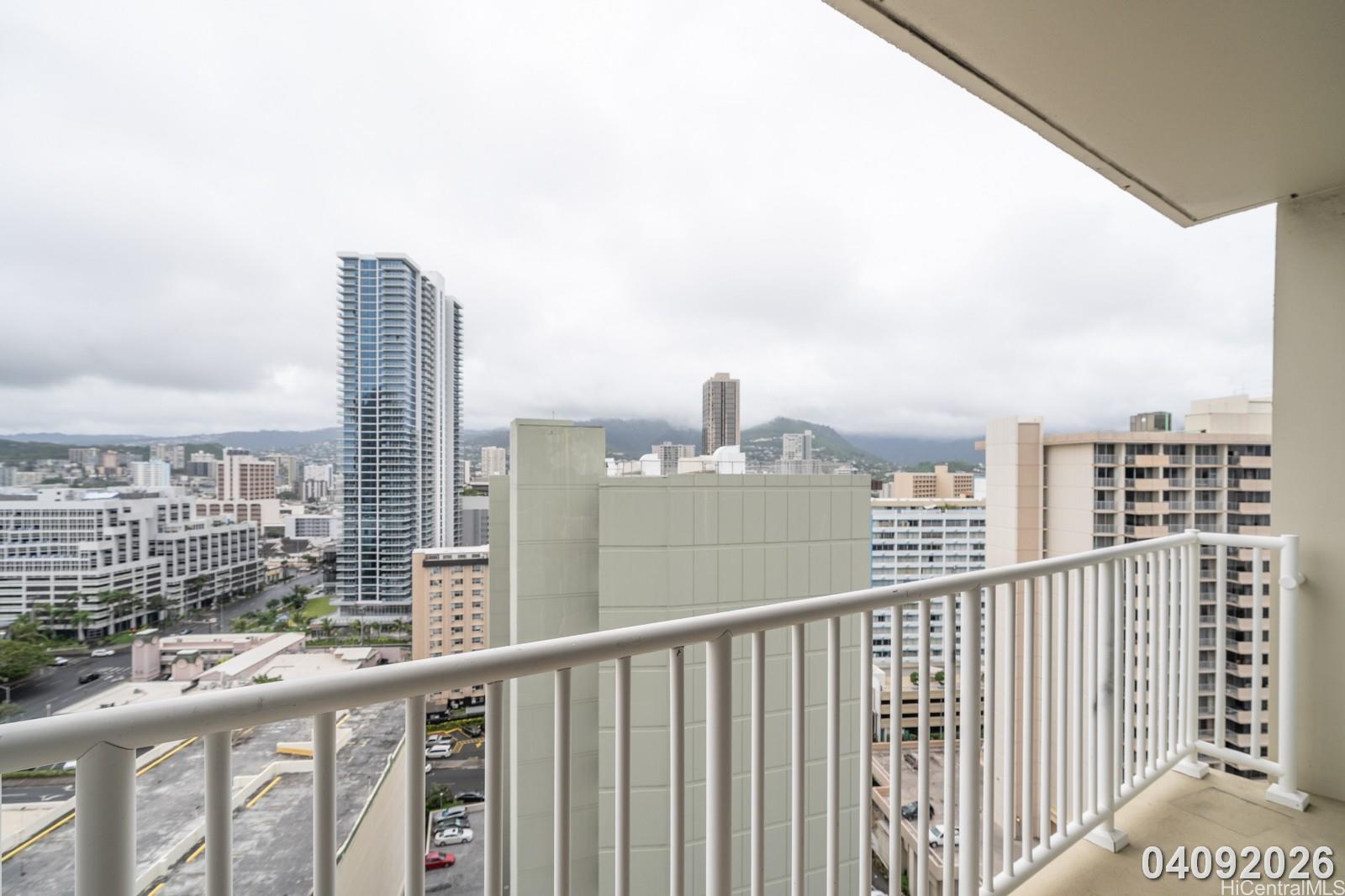 750 Amana Street Honolulu - Rental - photo 11 of 21