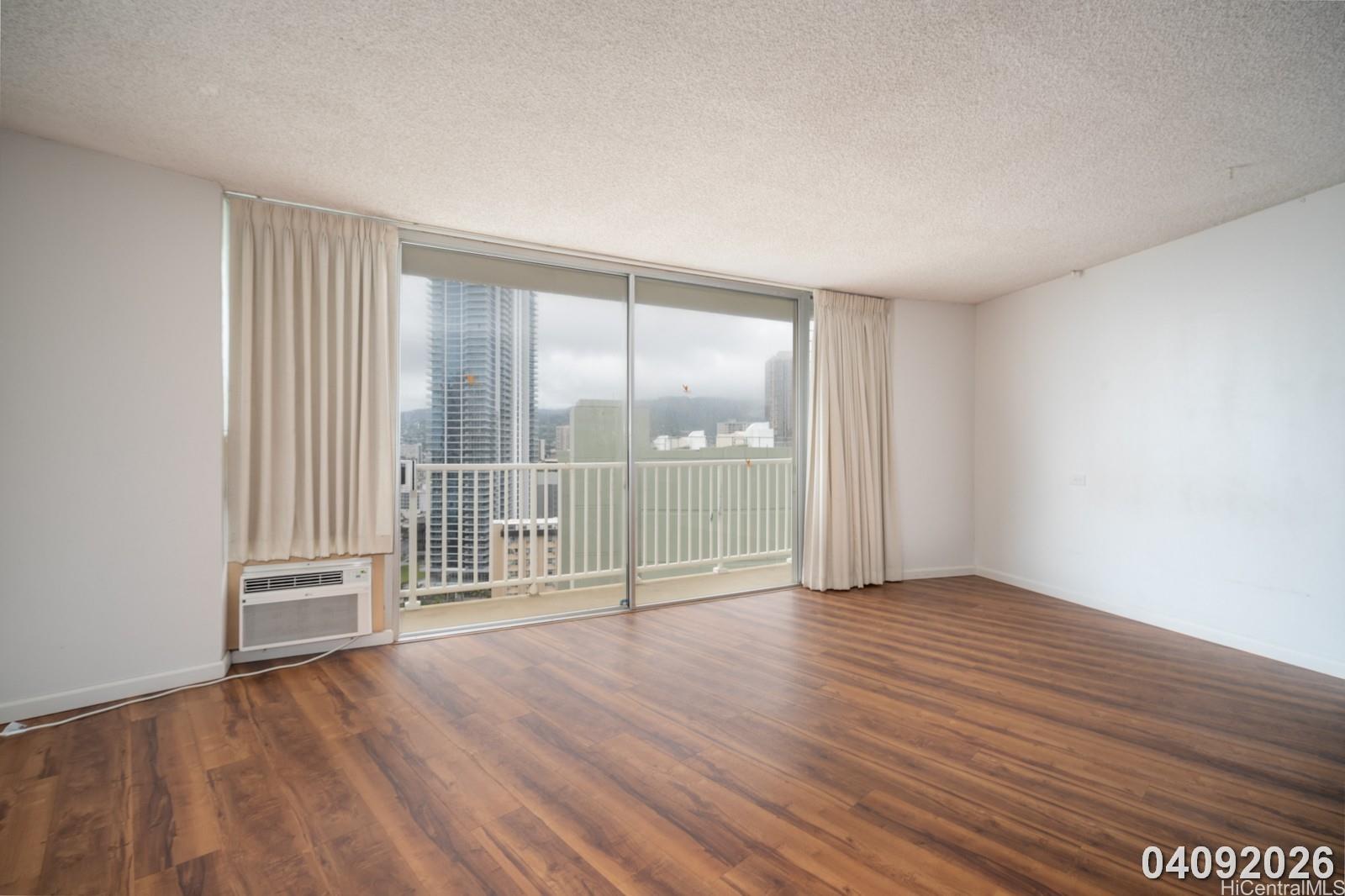 750 Amana Street Honolulu - Rental - photo 4 of 21