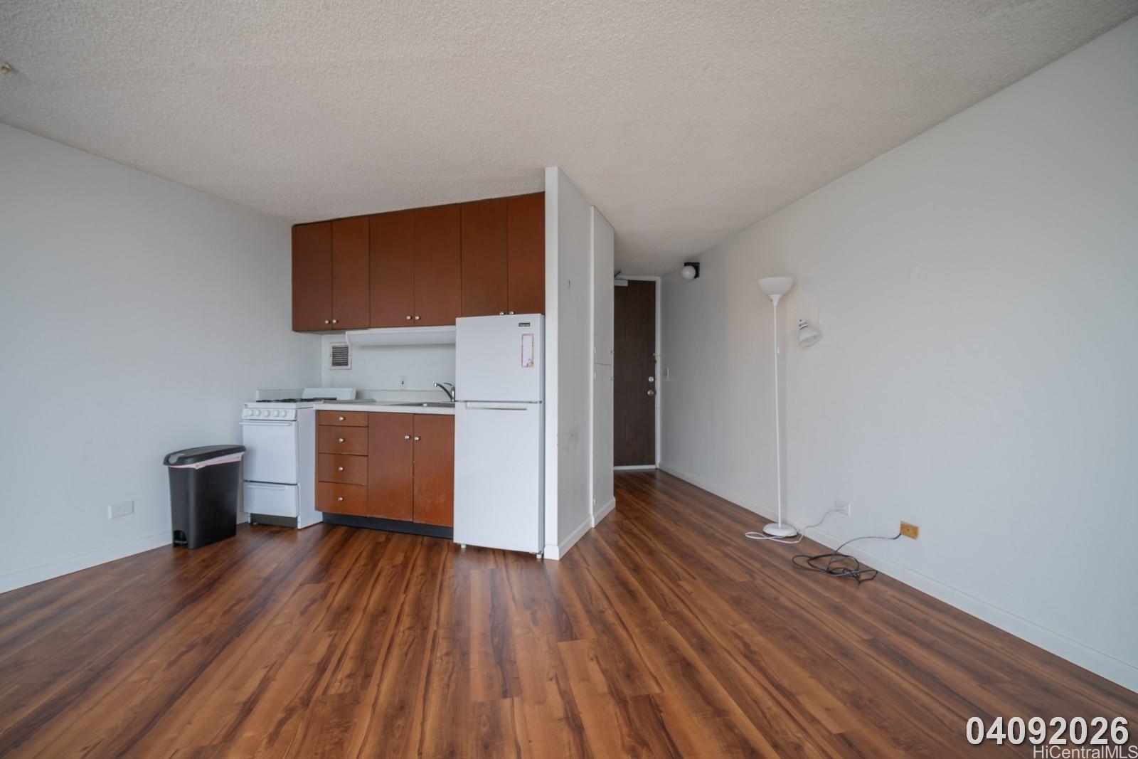 750 Amana Street Honolulu - Rental - photo 6 of 21