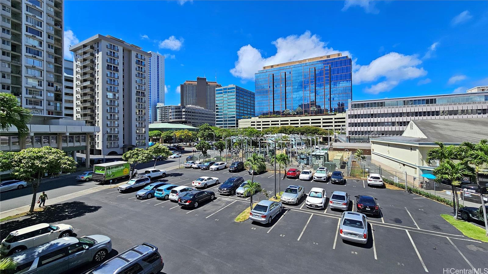 Holiday Village condo # 309, Honolulu, Hawaii - photo 8 of 21