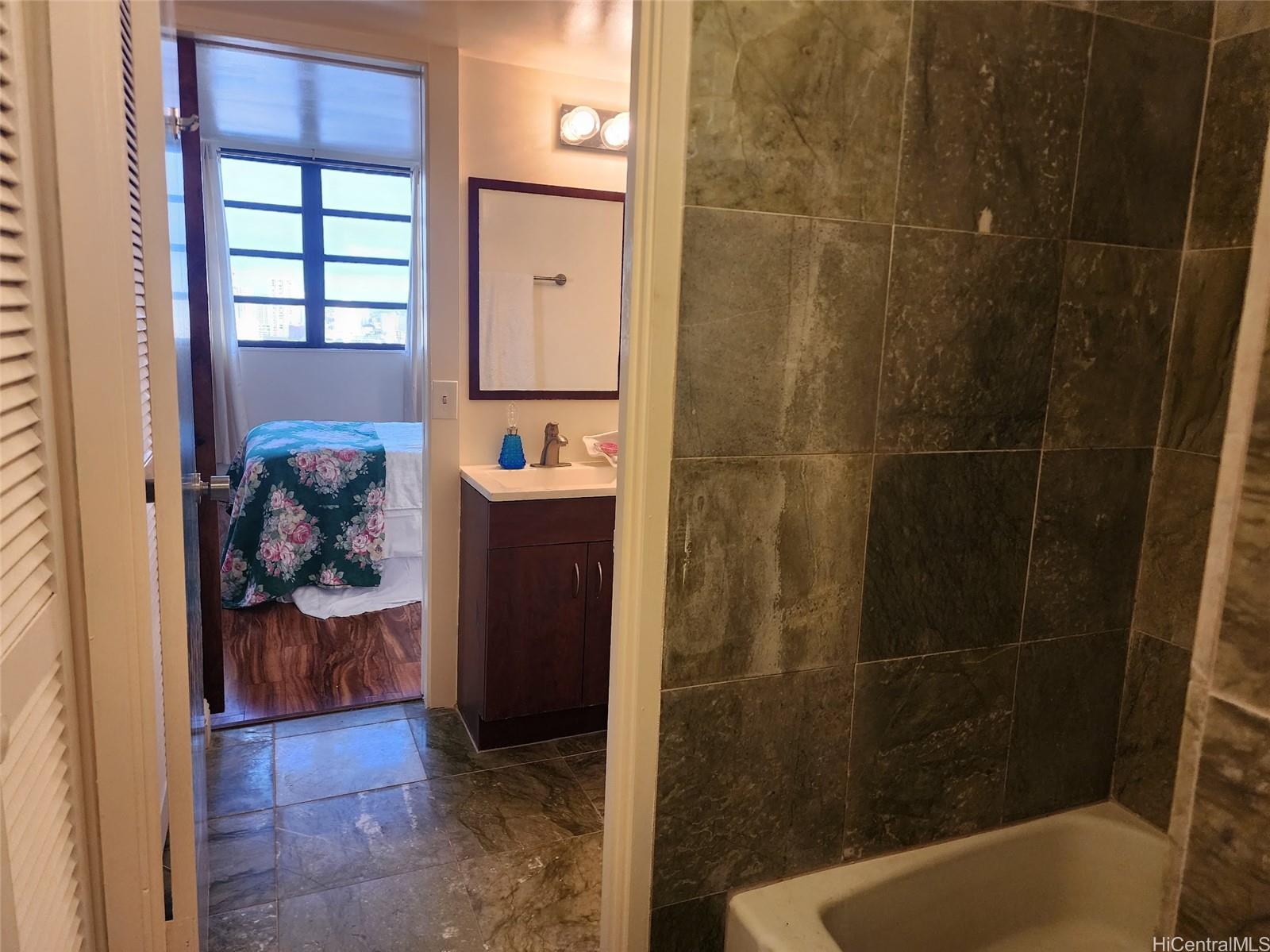 Kapiolani Belaire condo # 1405, Honolulu, Hawaii - photo 9 of 16