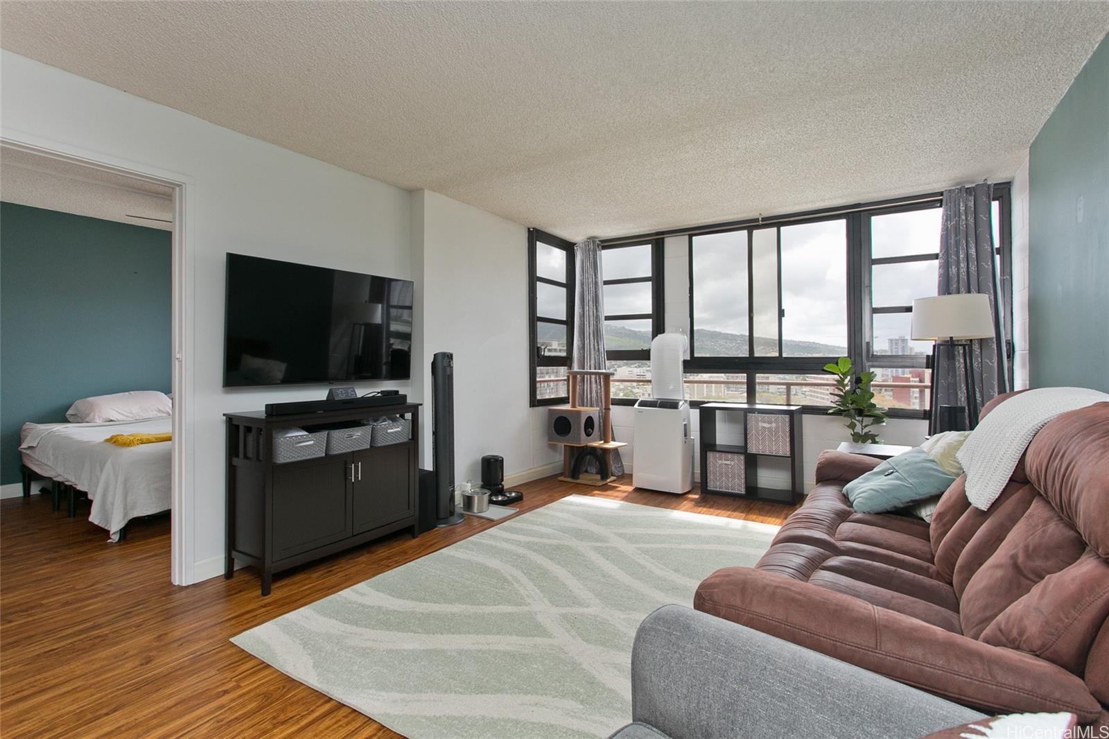 Kapiolani Belaire condo # 1406, Honolulu, Hawaii - photo 3 of 10