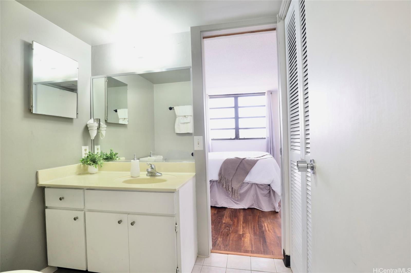 Kapiolani Belaire condo # 404, Honolulu, Hawaii - photo 13 of 17