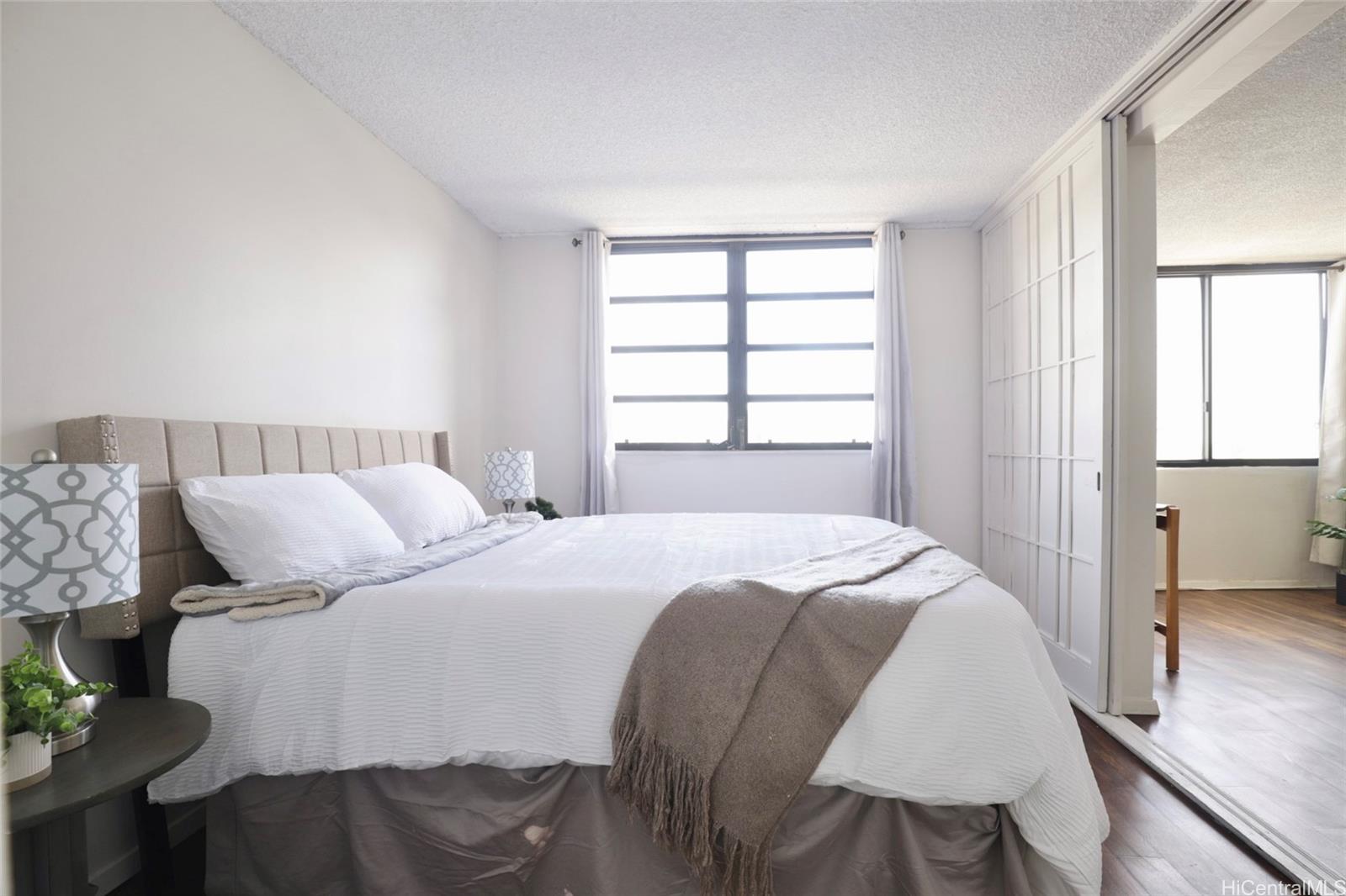 Kapiolani Belaire condo # 404, Honolulu, Hawaii - photo 14 of 17