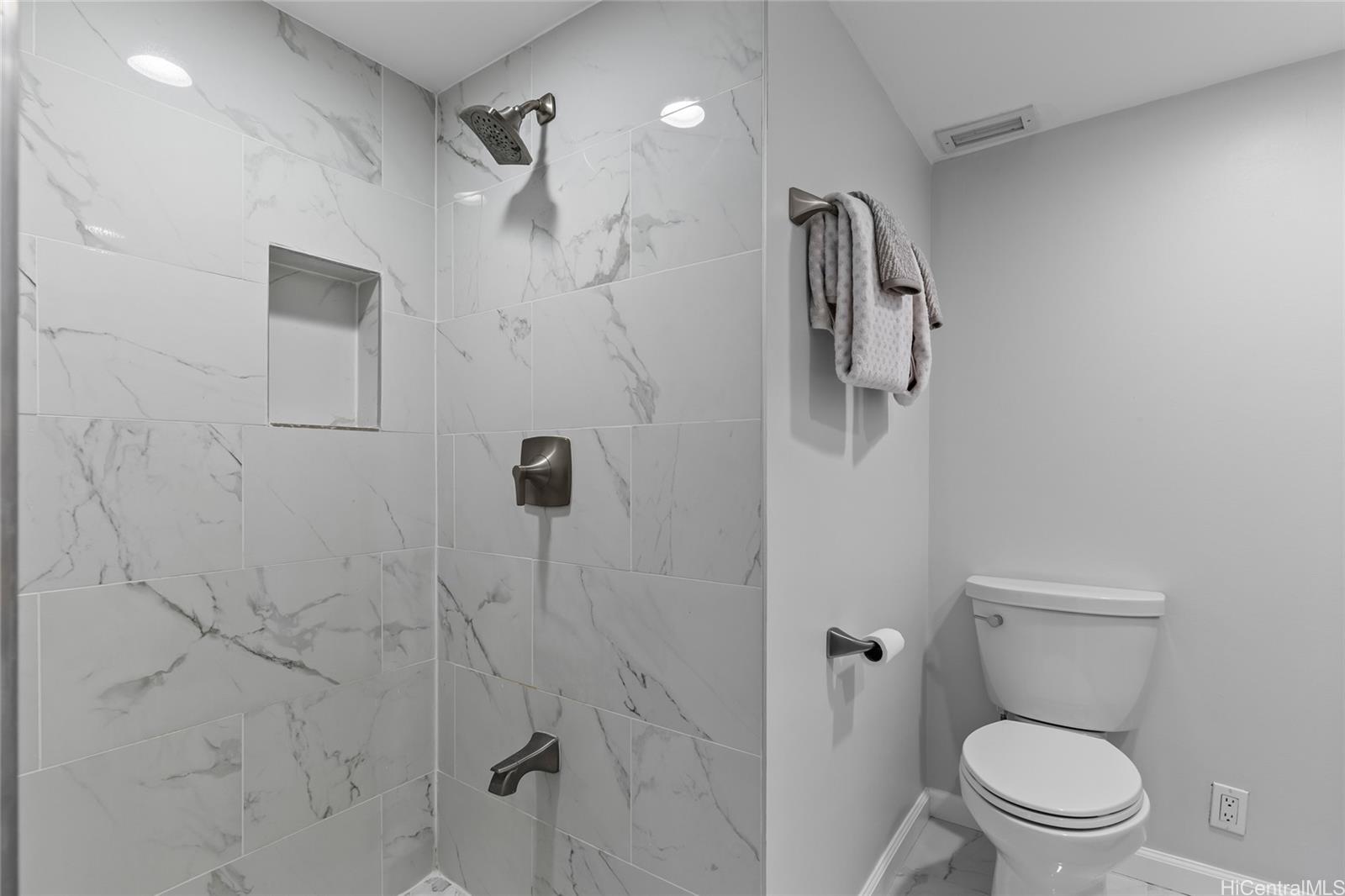 Kapiolani Belaire condo # 901, Honolulu, Hawaii - photo 16 of 25