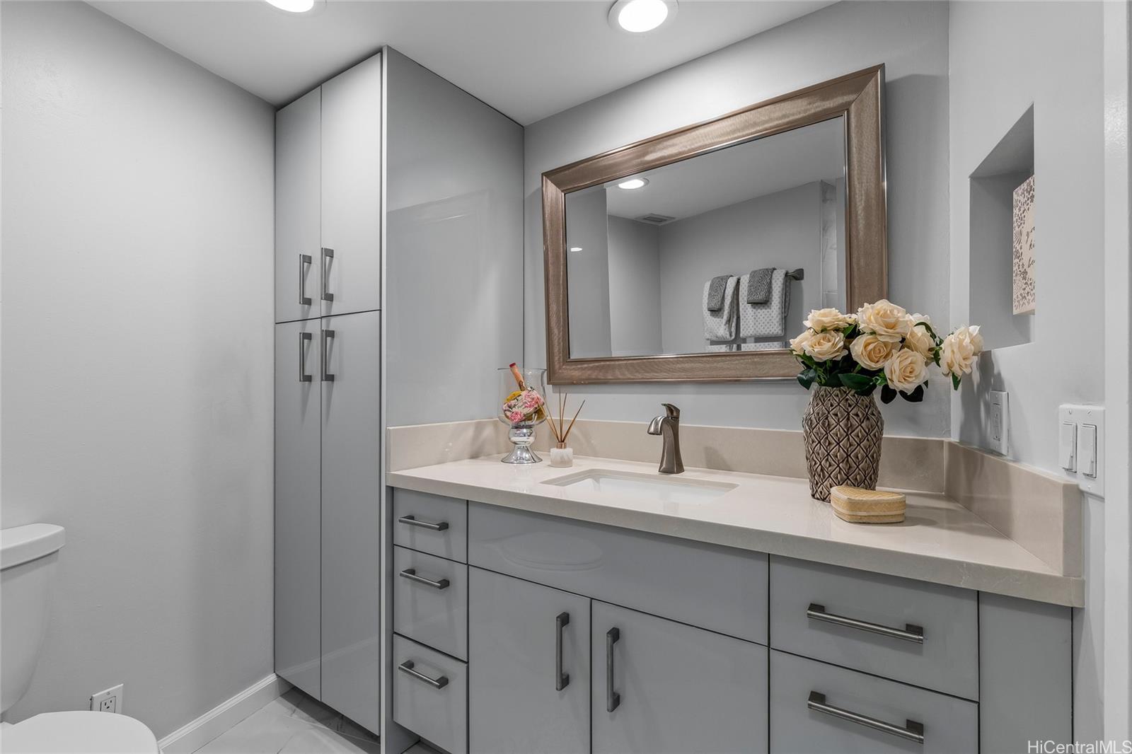 Kapiolani Belaire condo # 901, Honolulu, Hawaii - photo 13 of 25