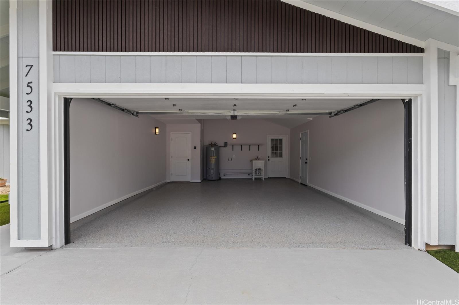 7533  Kamaomao Place Kalama Valley, Hawaii Kai home - photo 22 of 25