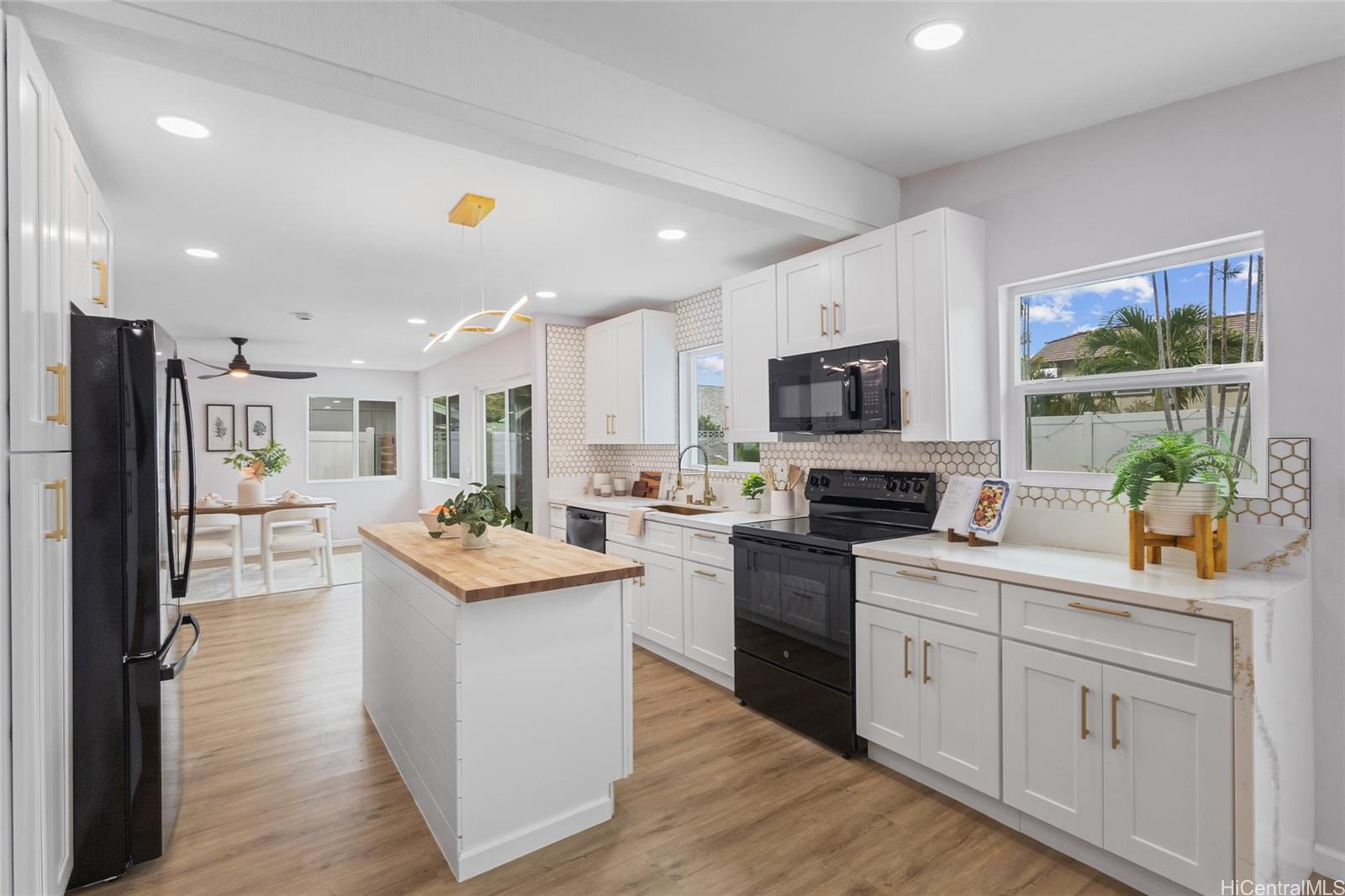 7533  Kamaomao Place Kalama Valley, Hawaii Kai home - photo 4 of 25