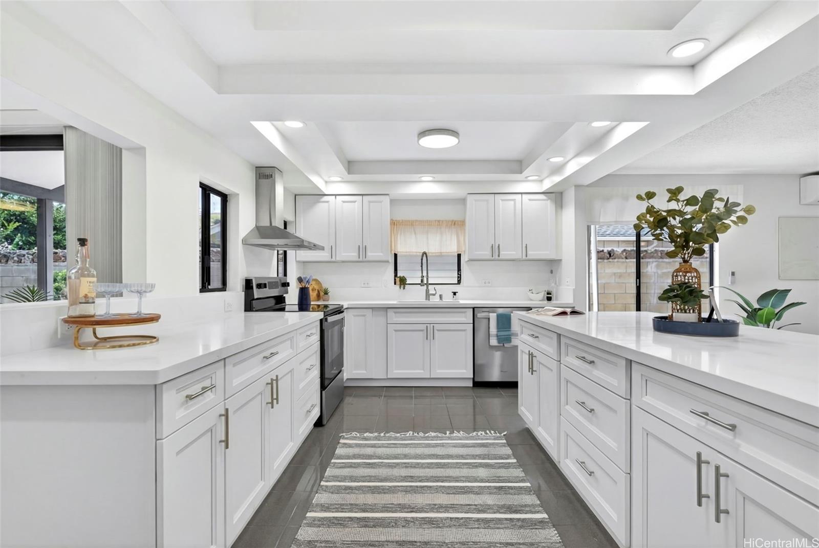 7539  Huialoha Street Kalama Valley, Hawaii Kai home - photo 2 of 25