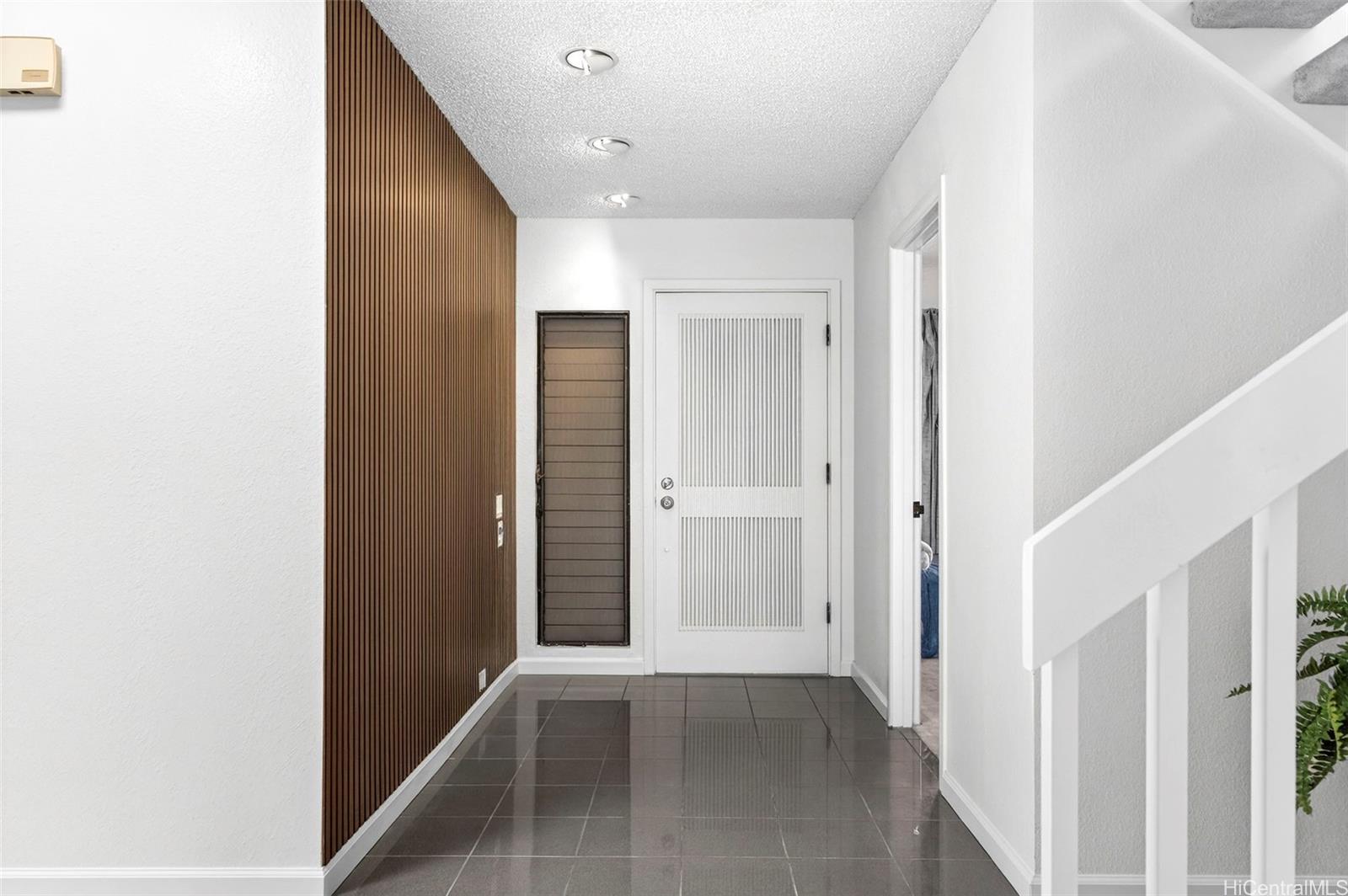 7539  Huialoha Street Kalama Valley, Hawaii Kai home - photo 5 of 25